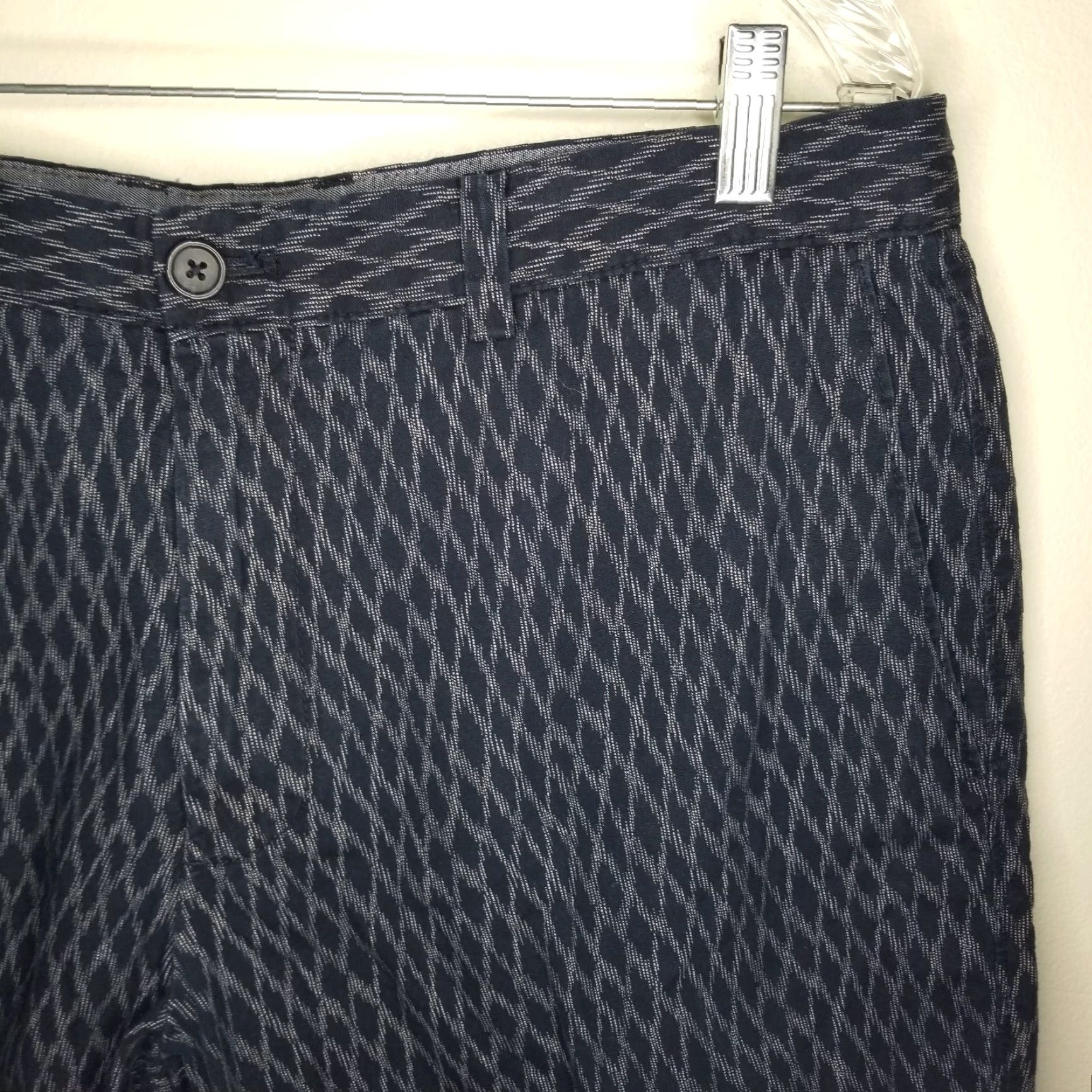 Banana Republic VINTAGE? Wait: No. Banana Republic Men Chino Shorts Size 35 Blue Adult Regular Chino Shorts Men 35 Blue Banana Republic Size US 35 - 2 Thumbnail