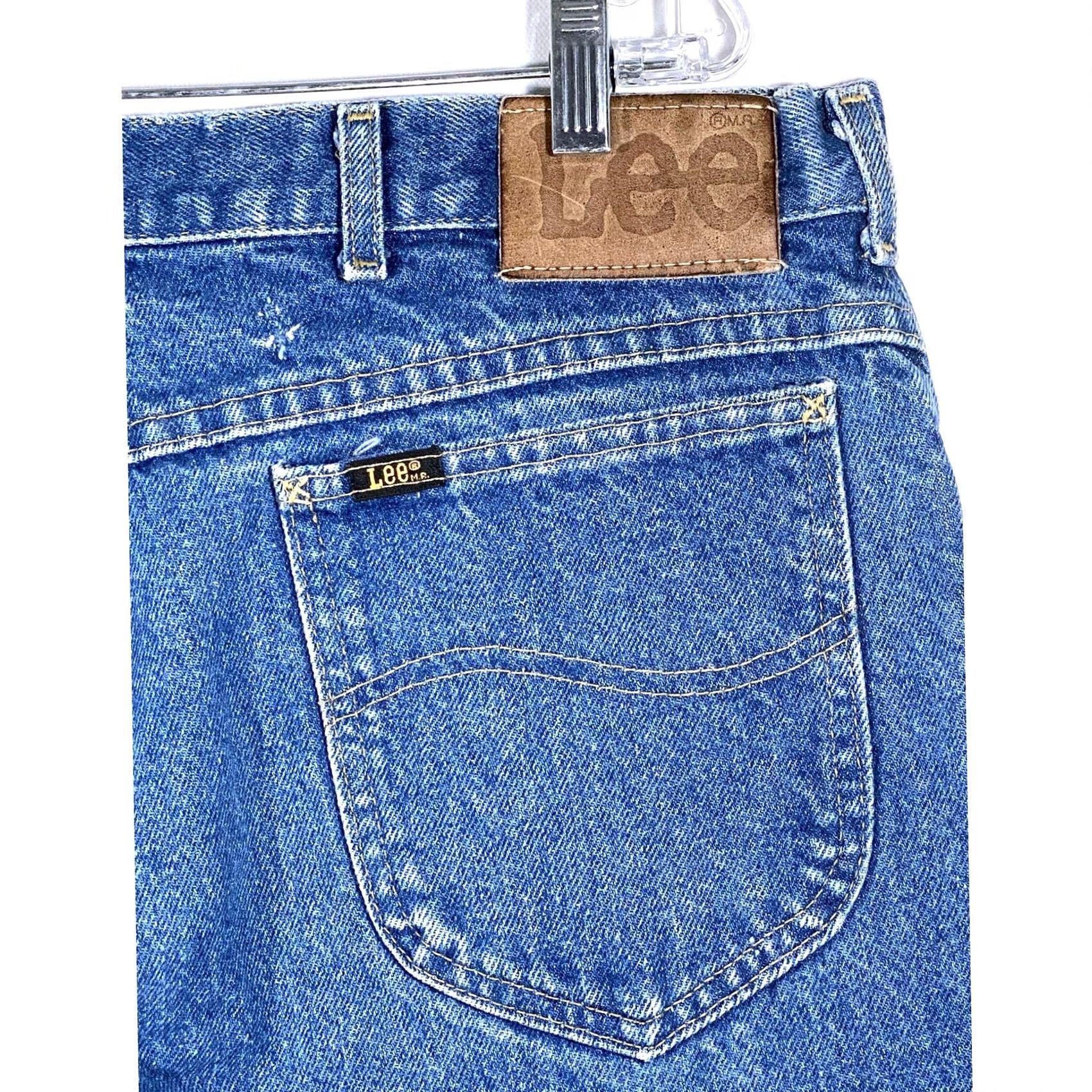 Lee VINTAGE Lee Jeans USA 37x27.5 Straight Leg Mens 5-Pocket Denim Blue Medium Wash High Rise Cotton USA Made Normcore Capsule Preppy Size US 37 - 6 Thumbnail