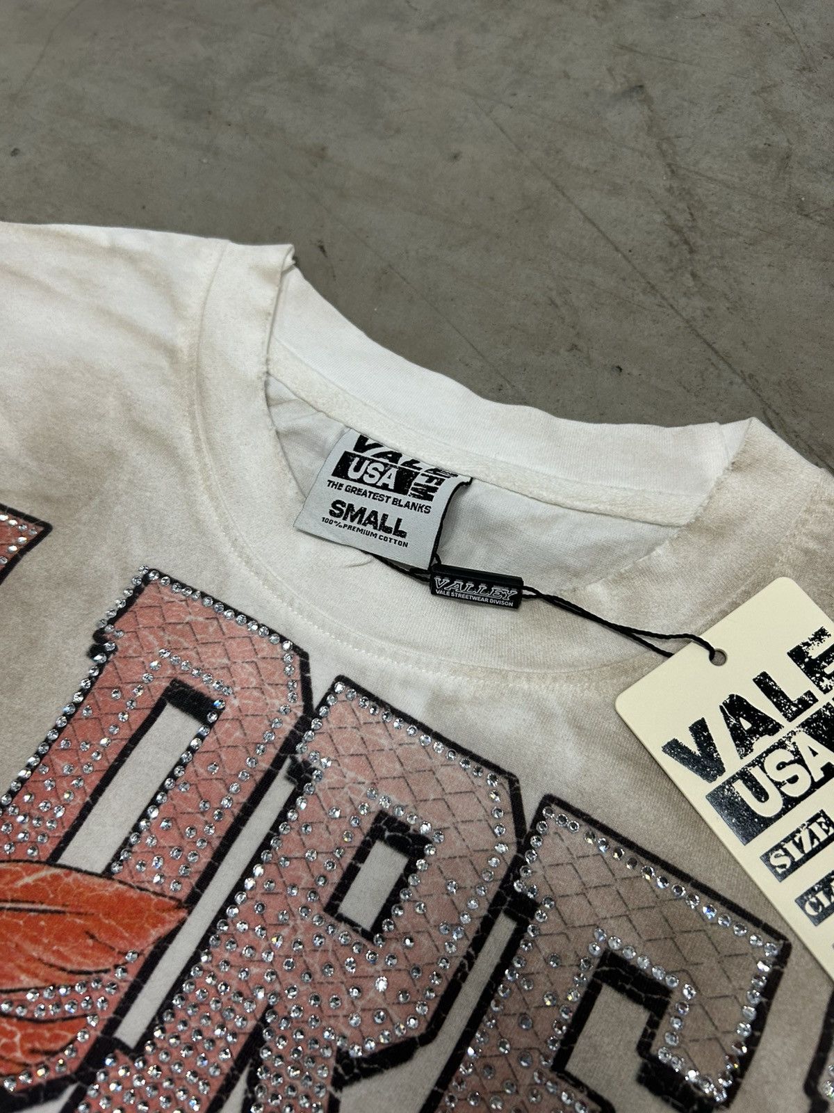Vale Vale Valley Forever Falcon Bling Tee Size Large Brand New Size US L / EU 52-54 / 3 - 4 Thumbnail