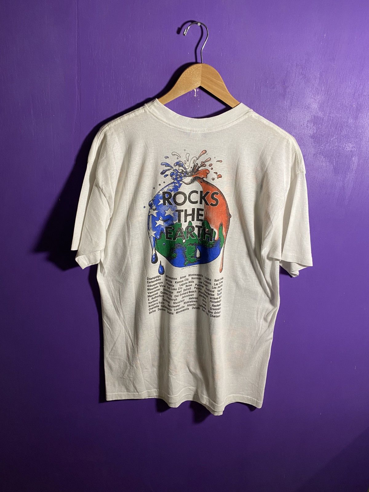 Band Tees Vintage 1989 Bon Jovi rocks the earth tour tee Size US XL / EU 56 / 4 - 2 Thumbnail