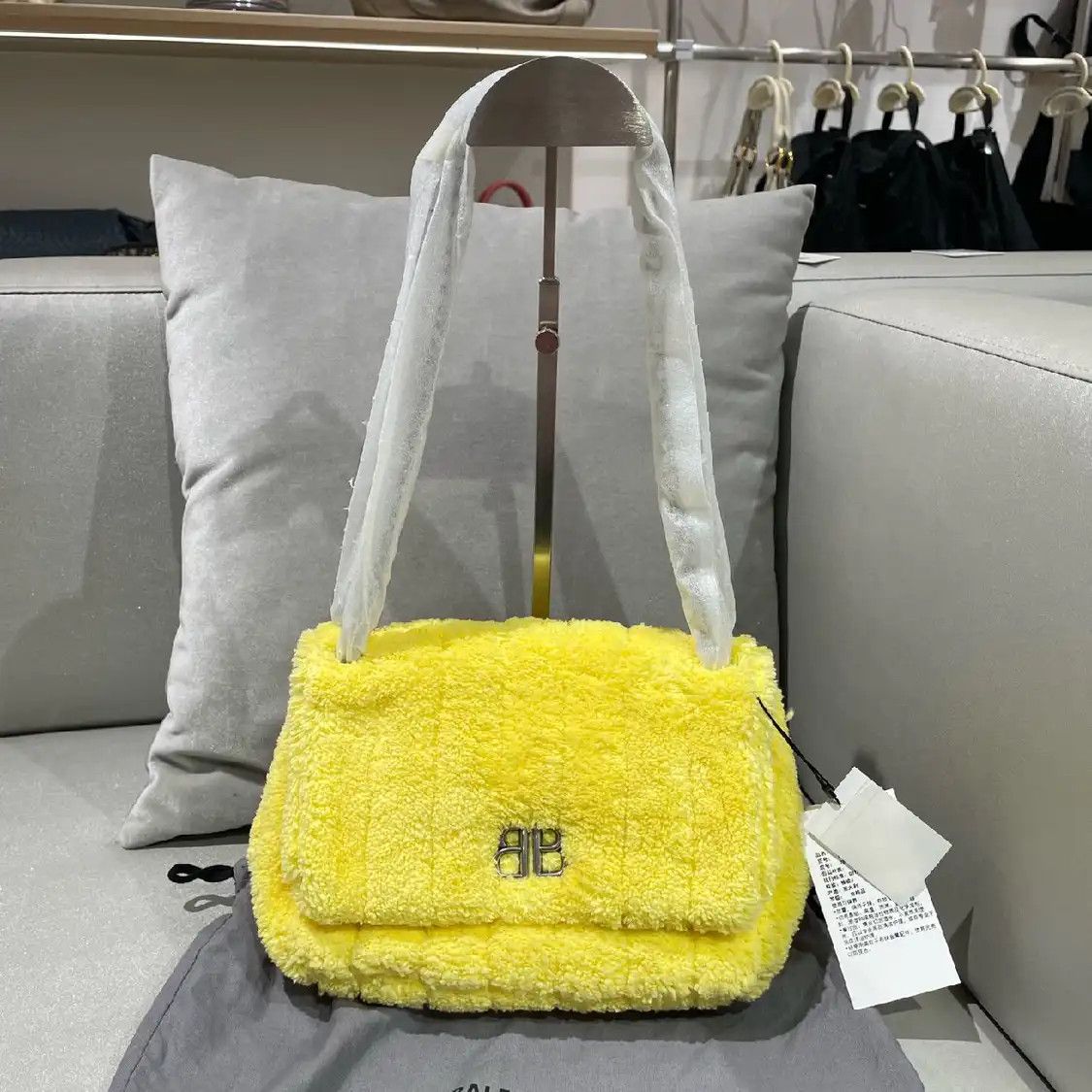 Balenciaga BALENCIAGA Monaco Small yellow fabric flap bag shoulder bag Size ONE SIZE - 1 Thumbnail