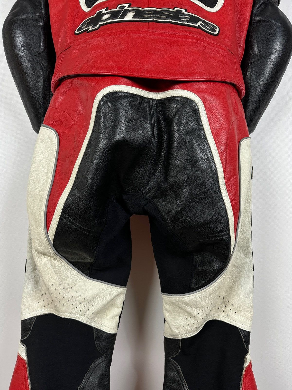 Alpinestars Alpinestar Professional Leather Superbike Moto Suit Size US M / EU 48-50 / 2 - 23 Thumbnail