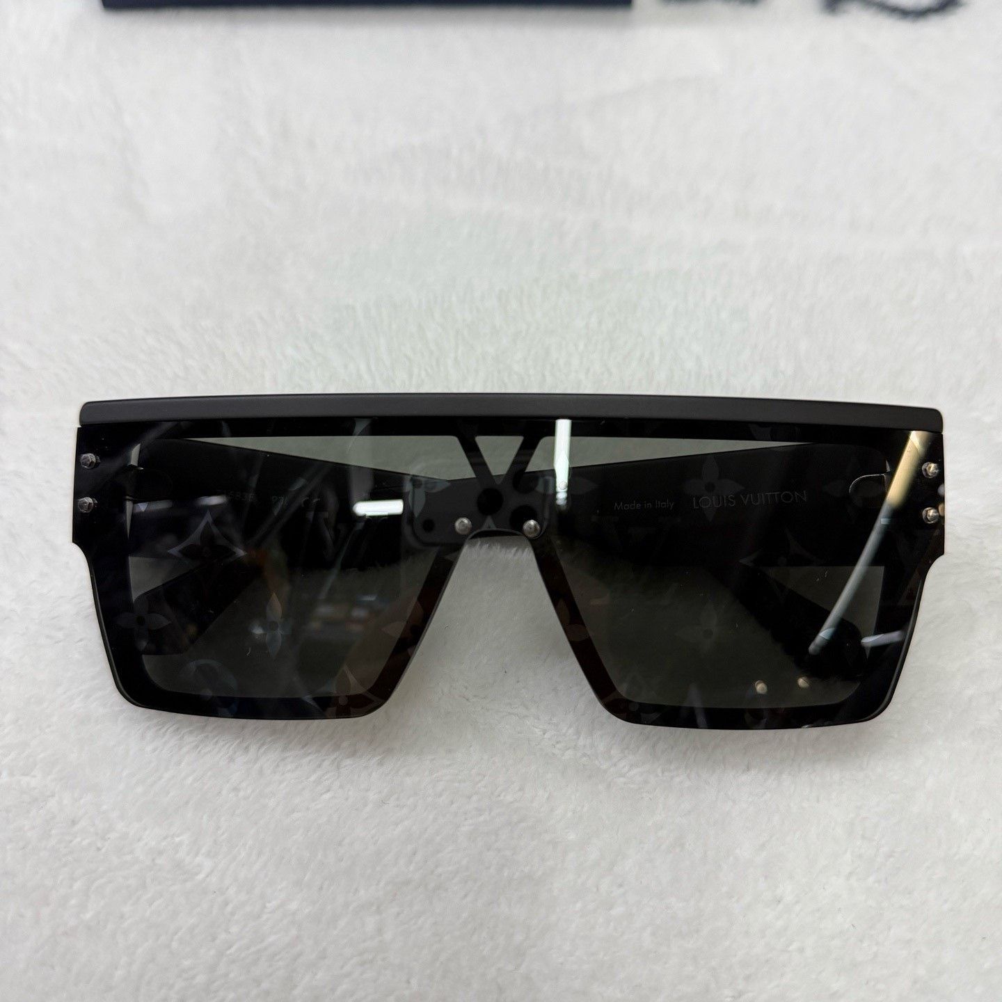 Louis Vuitton Louis Vuitton Multi Item XL Men Size ONE SIZE - 1 Thumbnail