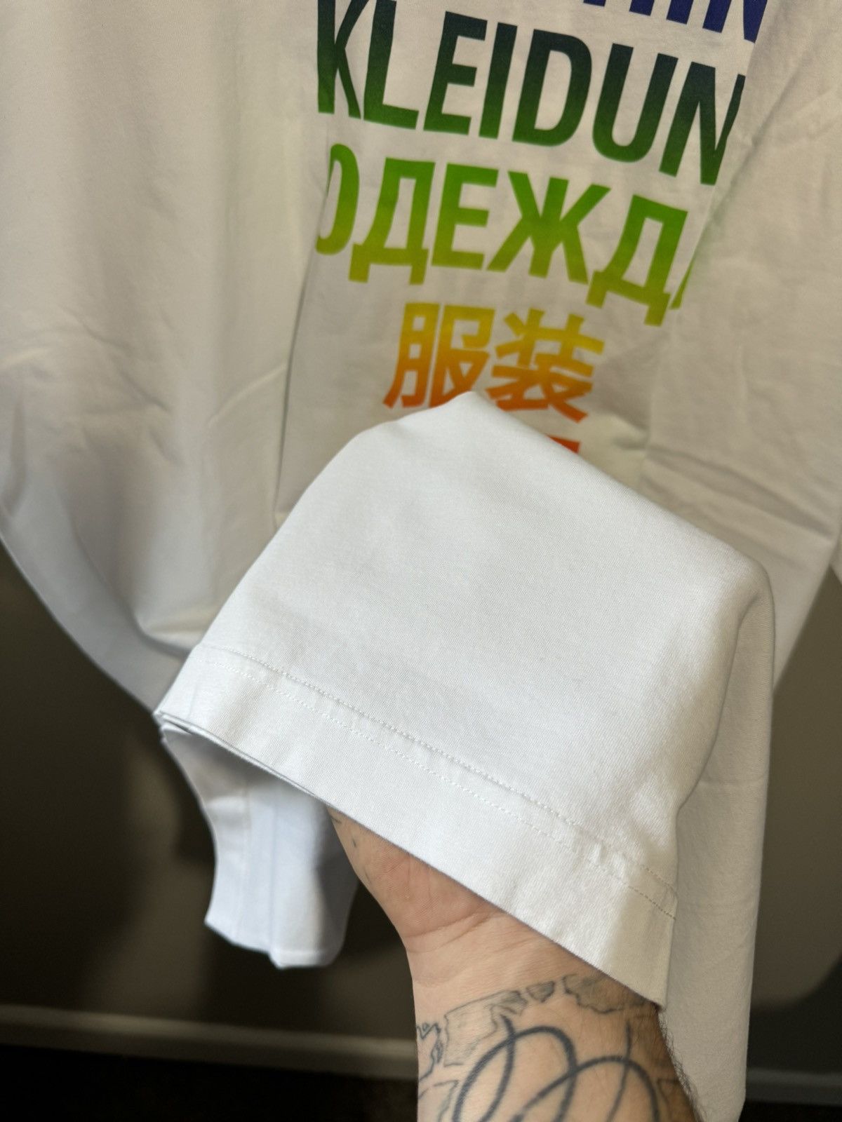 Vetements Vetements White Rainbow Translation Tee Medium Size US M / EU 48-50 / 2 - 16 Thumbnail