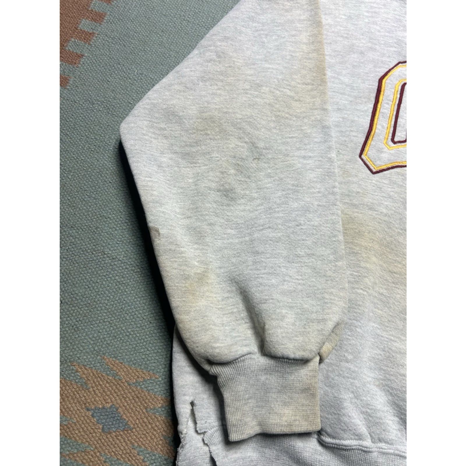 Russell Athletic VINTAGE 80s Russell Athletic Sweatshirt CMU Central Michigan Distressed L/XL Men Gray Pullover Size US L / EU 52-54 / 3 - 3 Thumbnail