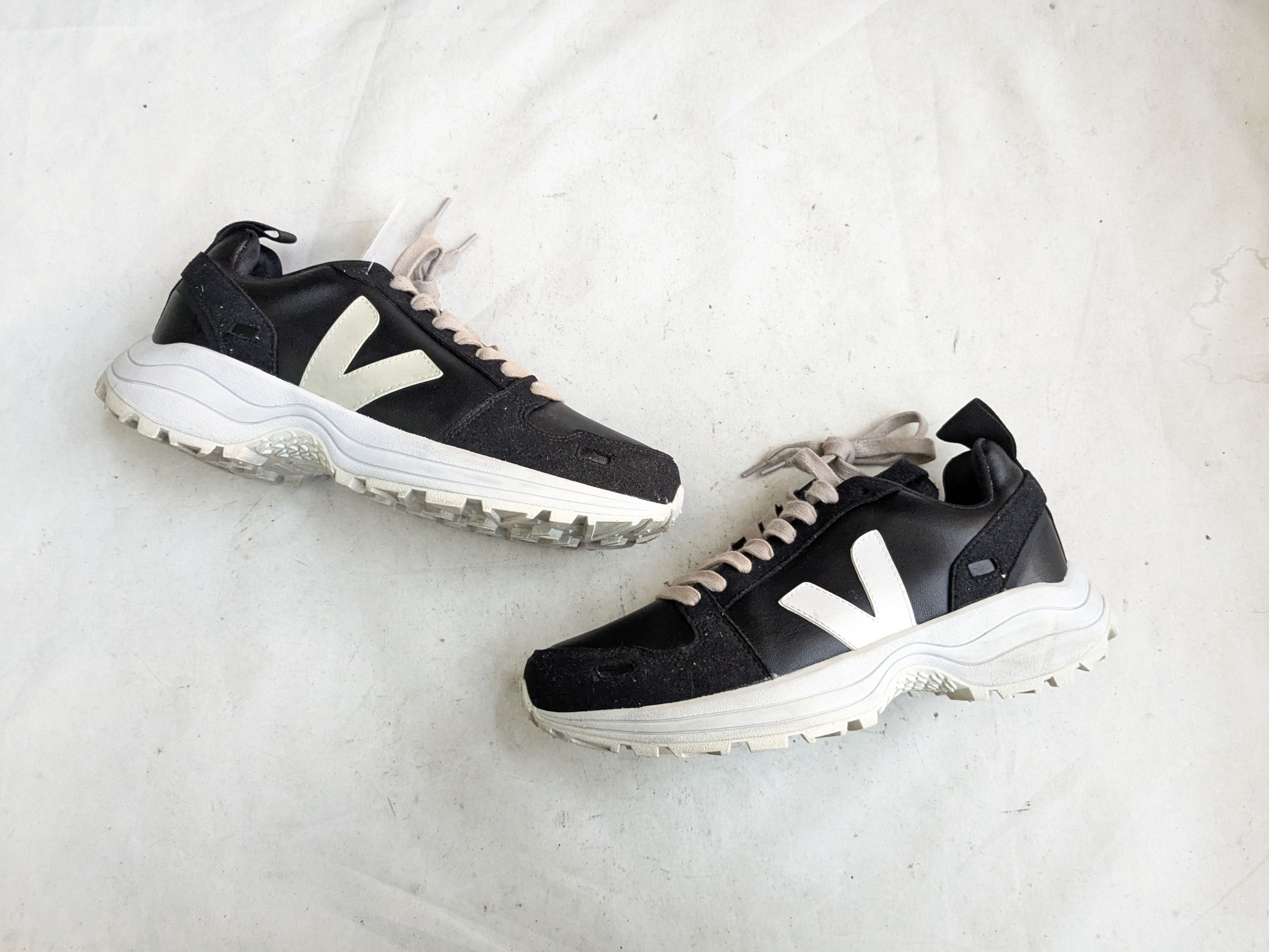 Rick Owens Rick Owens x Veja Hiking Sneakers Black 10 White Size US 10 / EU 43 - 1 Thumbnail