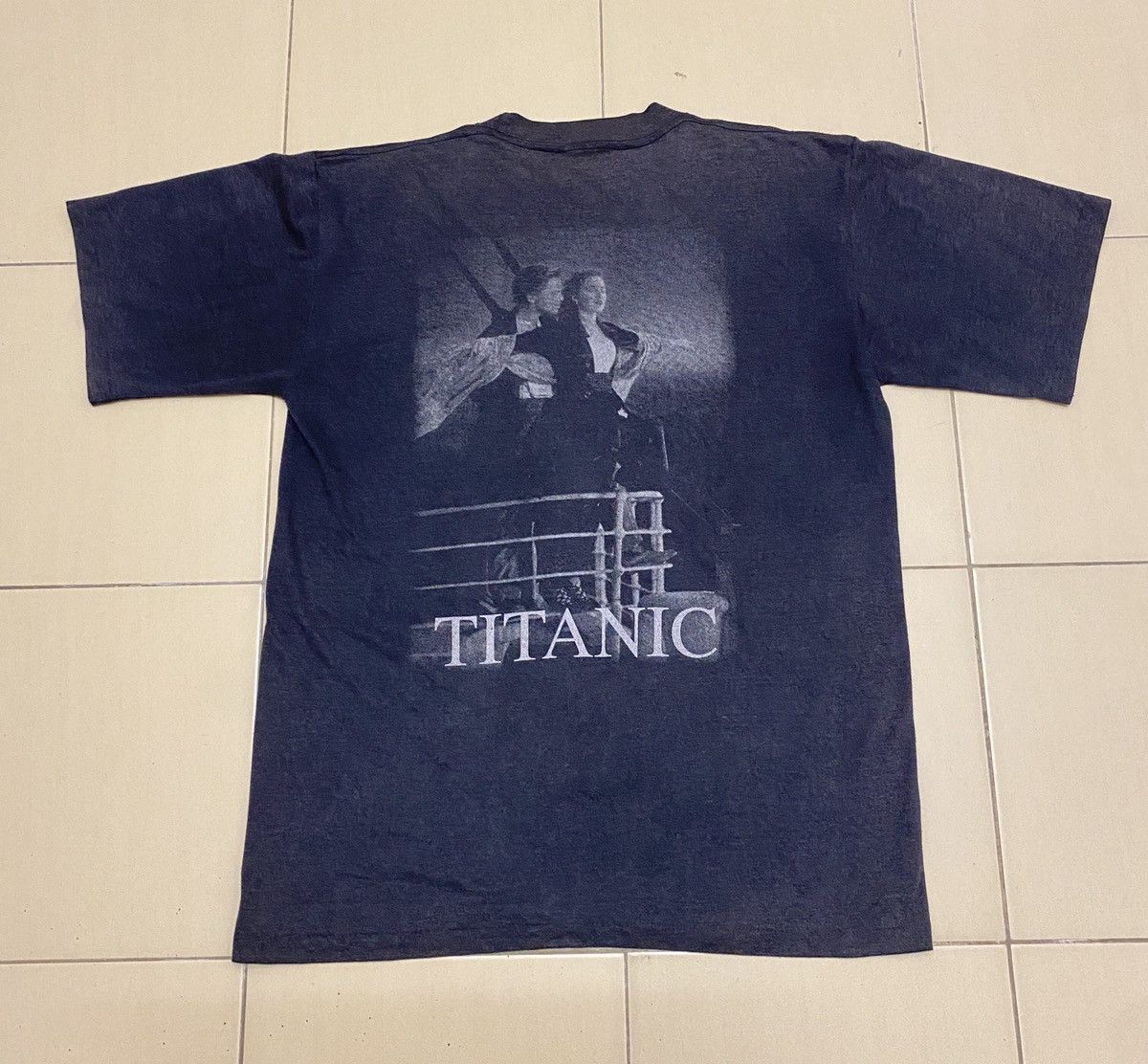 Vintage Vintage Titanic Leonardo dicaprio Bootleg Ts Size US M / EU 48-50 / 2 - 2 Thumbnail