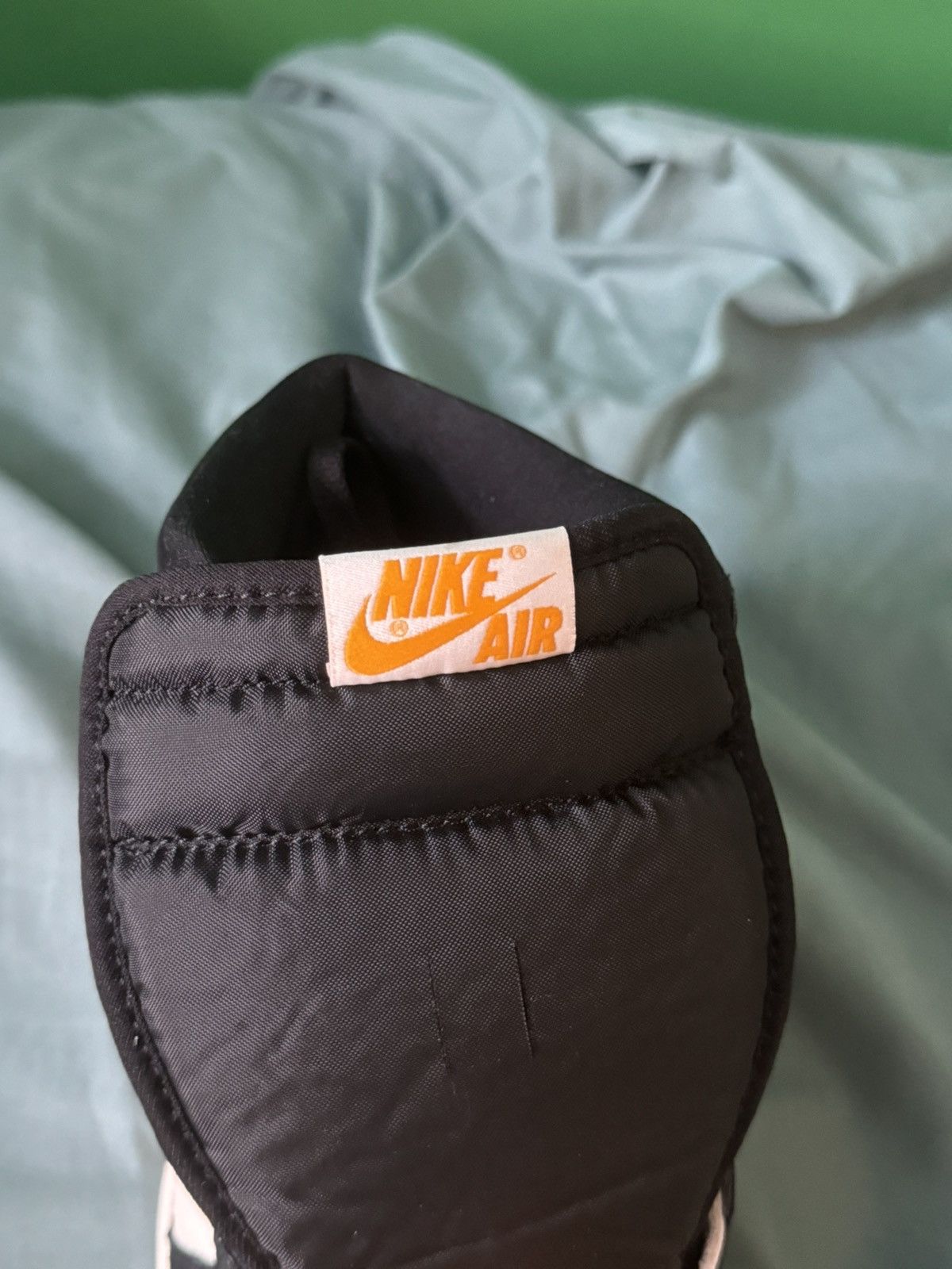 Jordan Brand Nike Air Jordan 1 High Taxi 2022 Size US 13 / EU 46 - 9 Thumbnail