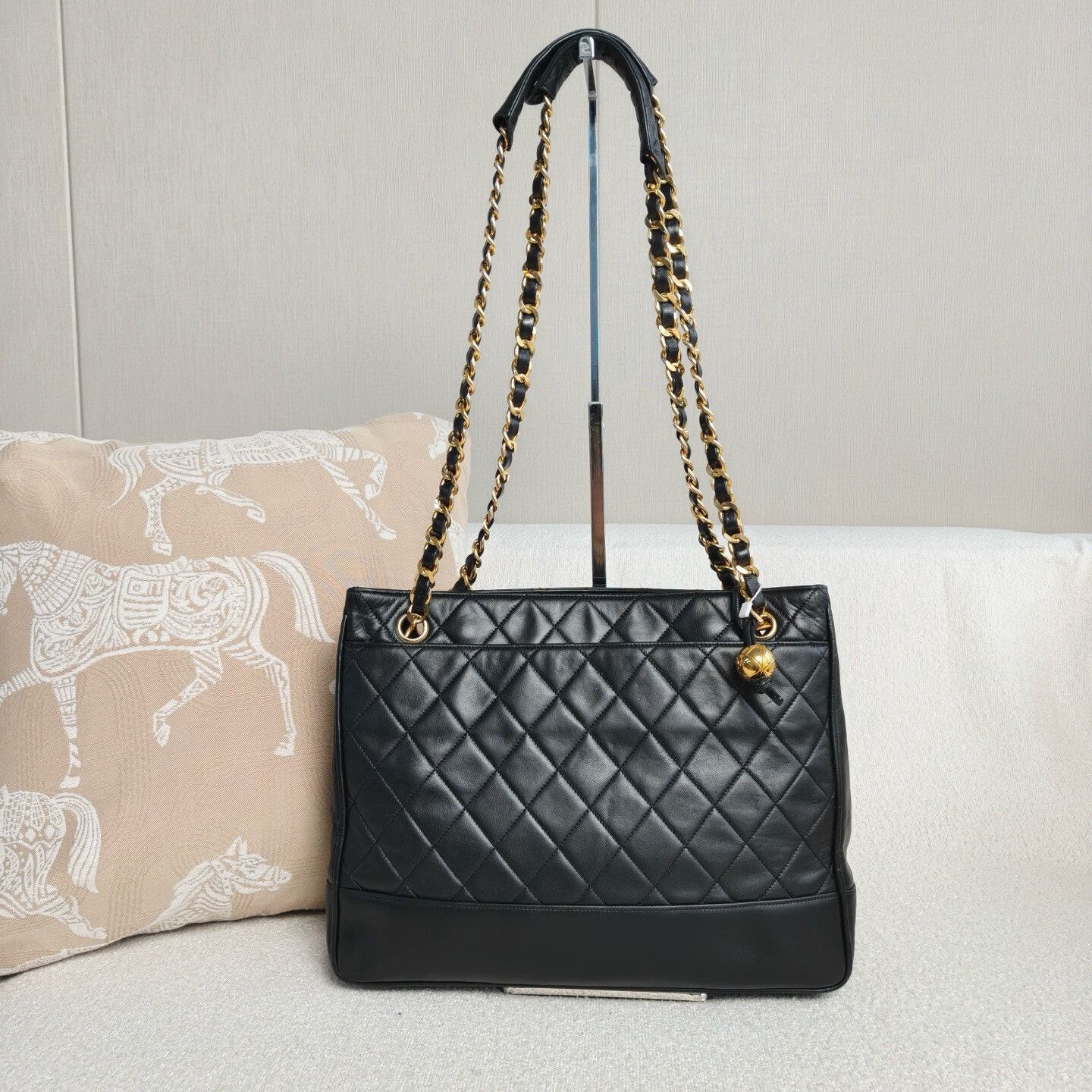 Chanel Pre-loved Bag Very good condition Size ONE SIZE - 1 Thumbnail