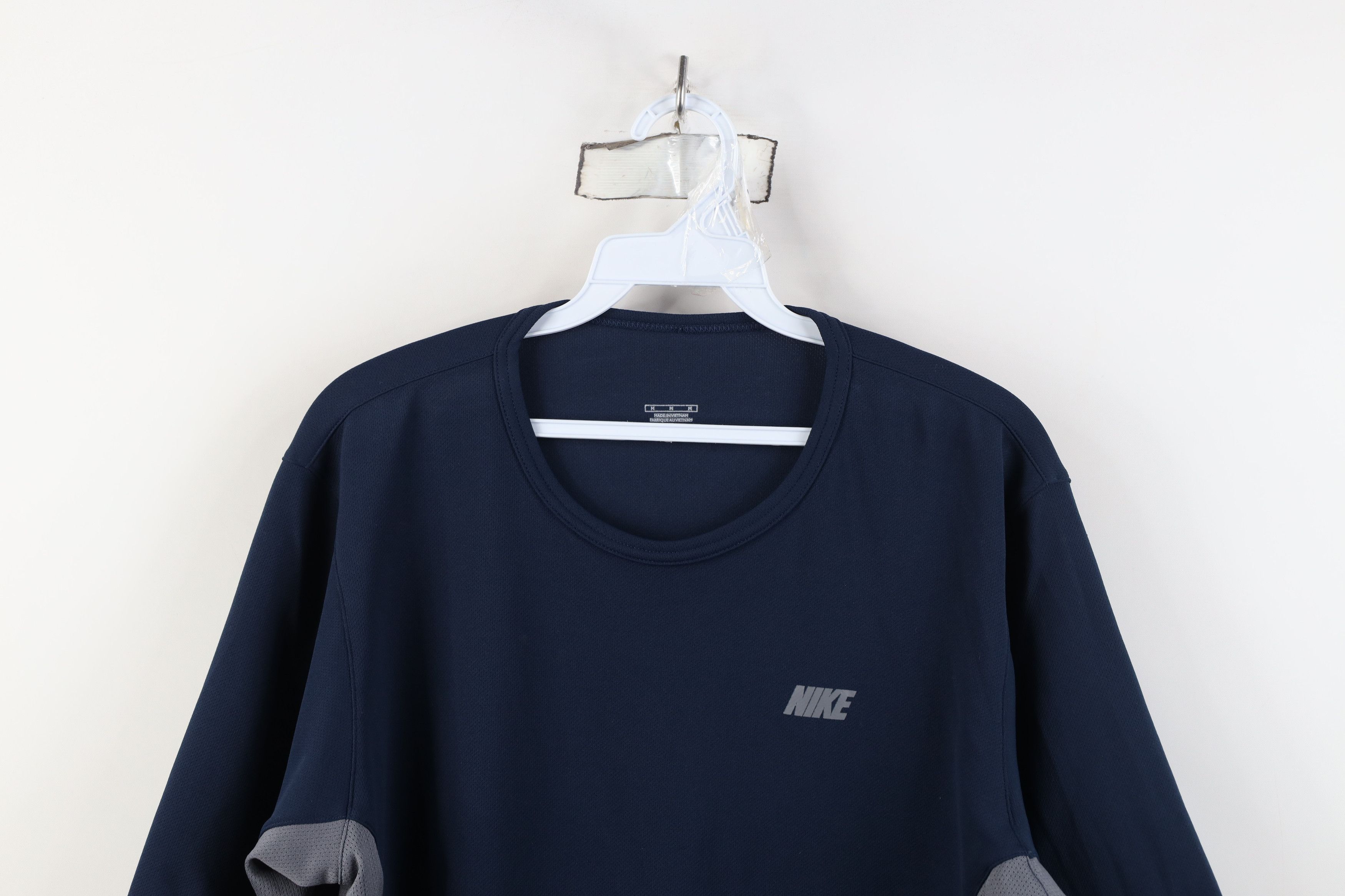 Nike Vintage 90s Nike Block Letter Knit Short Sleeve T-Shirt Size US M / EU 48-50 / 2 - 2 Thumbnail