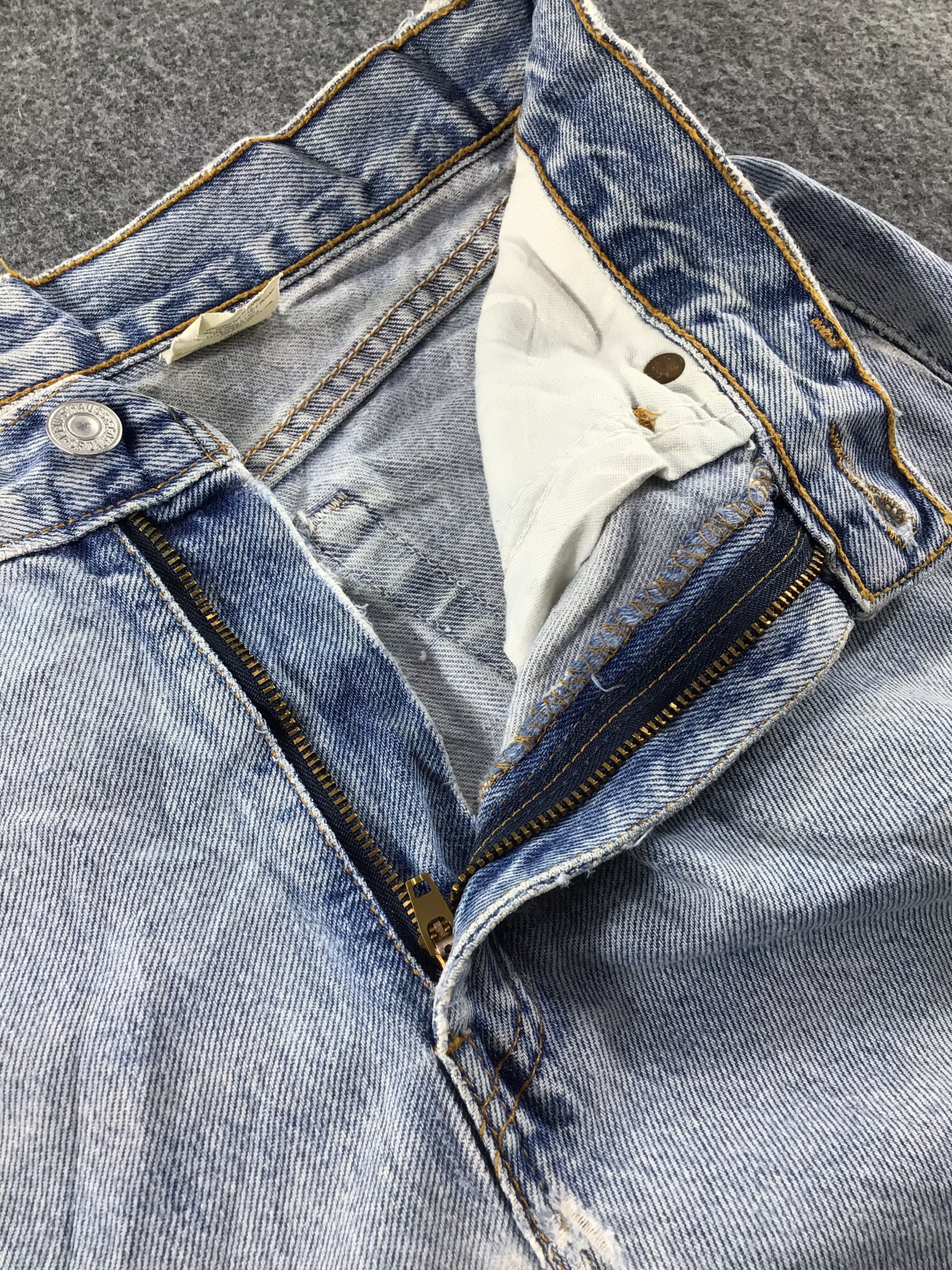 Levi's Vintage Levis 560 Jeans Distressed Denim - J327 Size US 28 / EU 44 - 9 Thumbnail