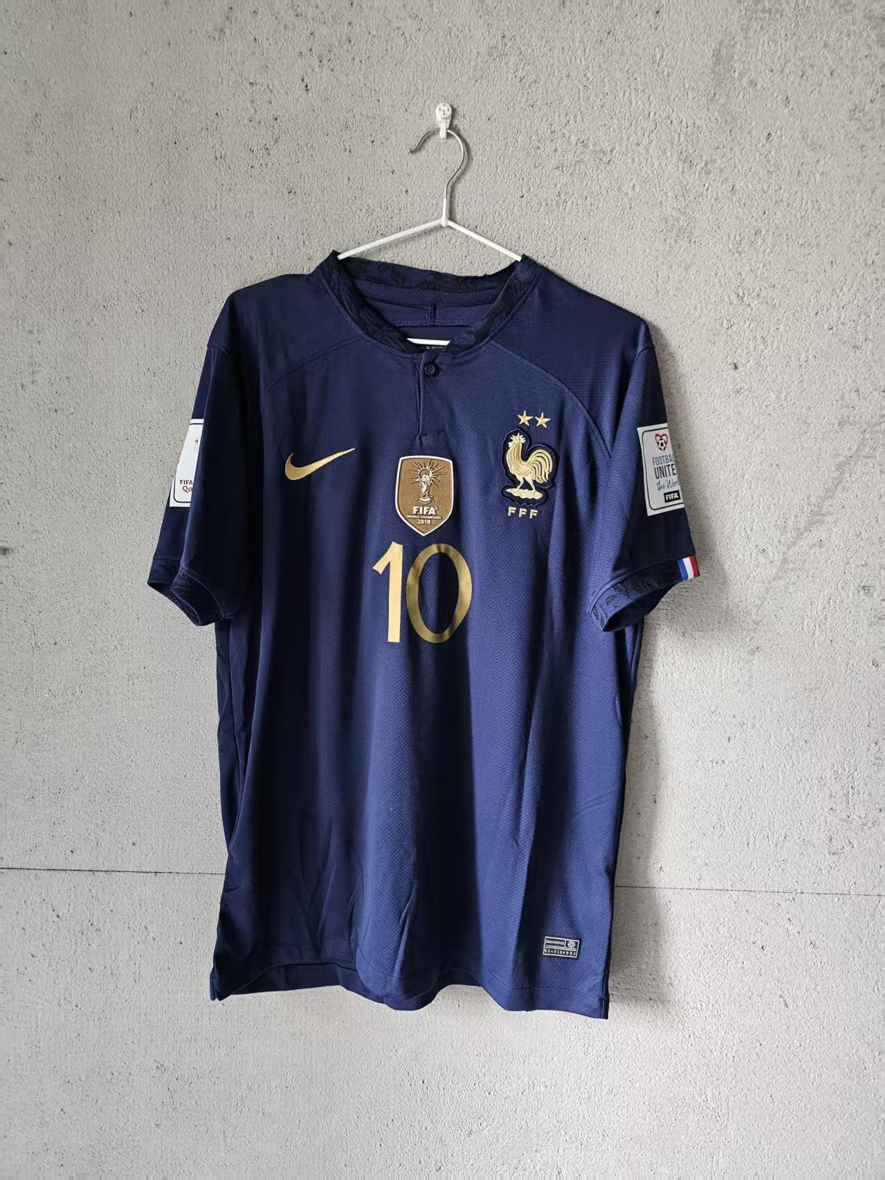 Other 2022 France #10 Kylian Mbappé Jersey Size US S / EU 44-46 / 1 - 2 Thumbnail