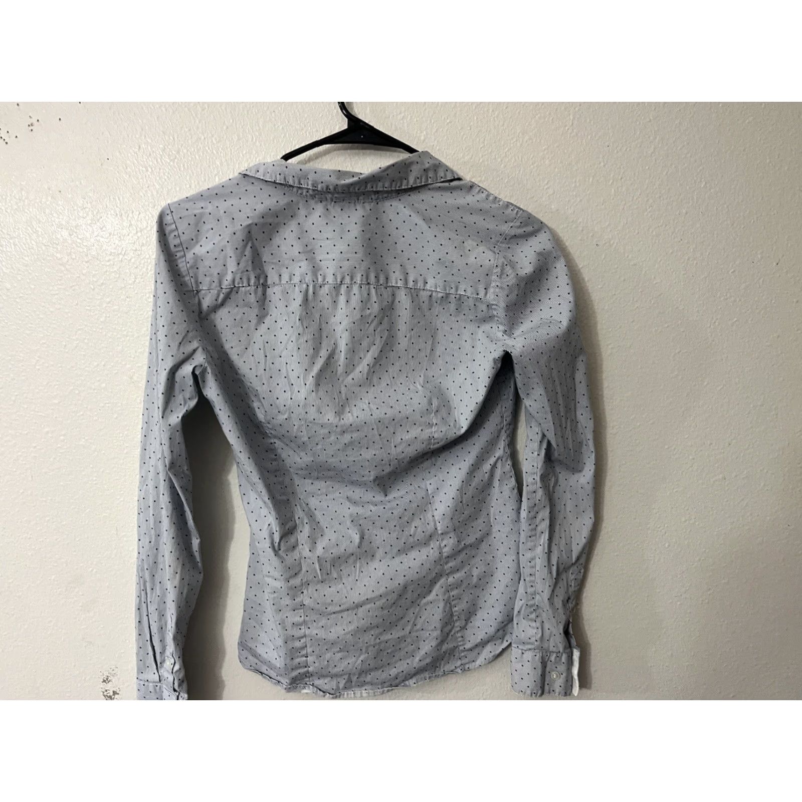 H&M H&M Women’s Blue/Blue Polka Dot Collared Button Up Size 6 Shirt Women Blue Polka Dot Button-Up Slim Regular Size M / US 6-8 / IT 42-44 - 3 Thumbnail