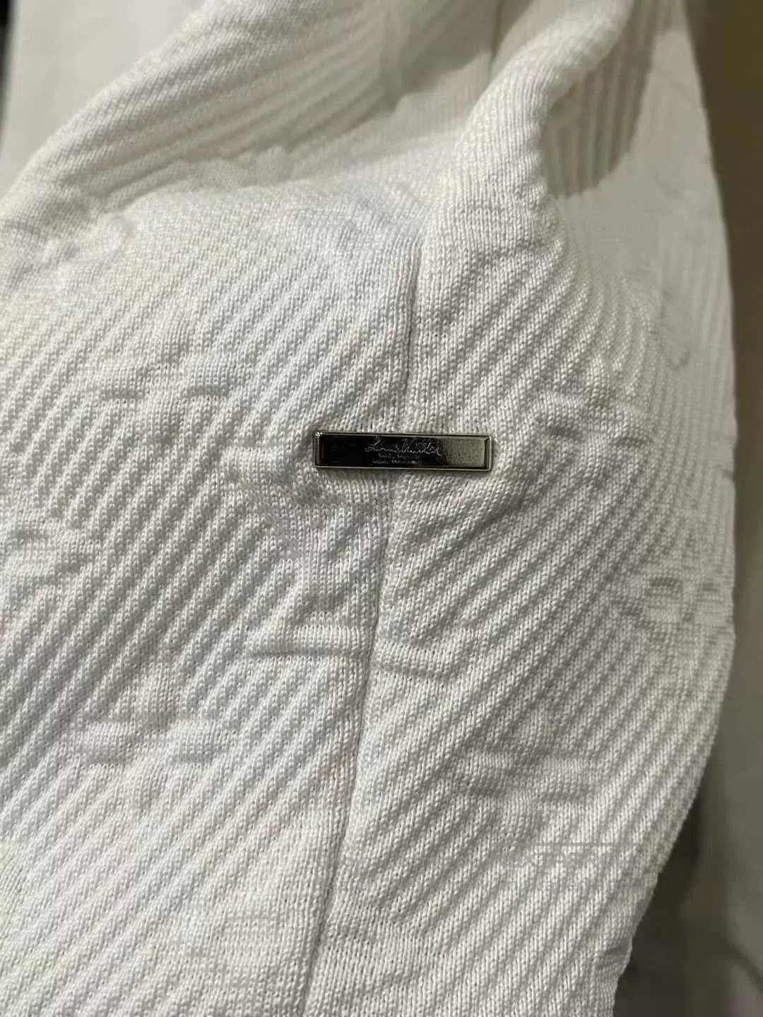 Louis Vuitton Louis Vuitton White Embossed Zipper Jacket. Size US XXL / EU 58 / 5 - 6 Thumbnail