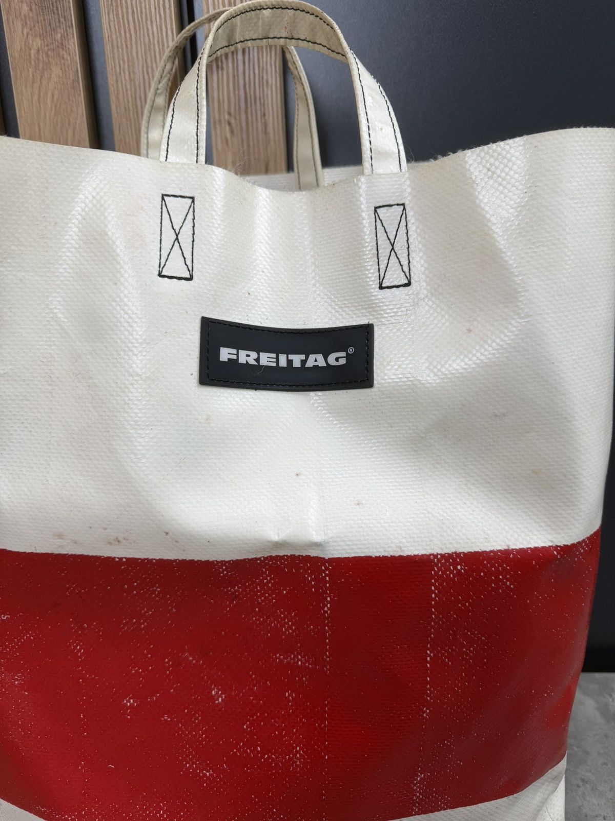 Freitag FREITAG Recycled Shopper White Red Bag Unisex Size ONE SIZE - 2 Thumbnail