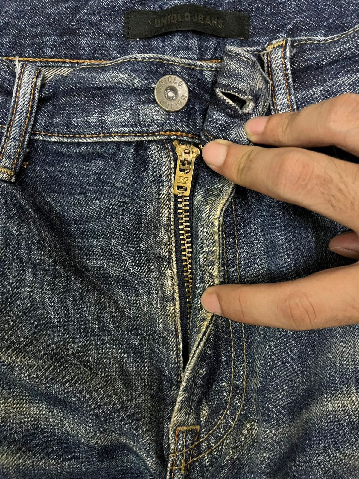 Japanese Brand × Uniqlo Vintage Uniqlo Blue Wash Distressed Loose Style Jeans 34x30 Size US 34 / EU 50 - 3 Thumbnail