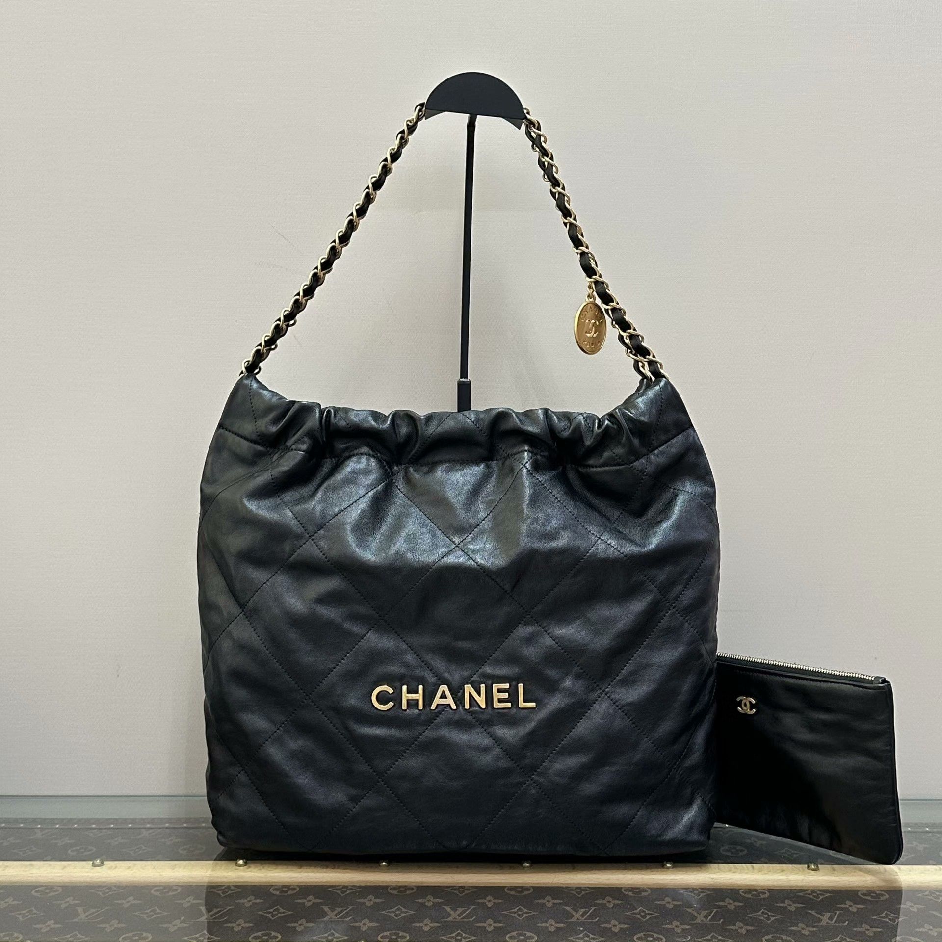 Chanel Pre-loved Bag Very good condition Size ONE SIZE - 1 Thumbnail