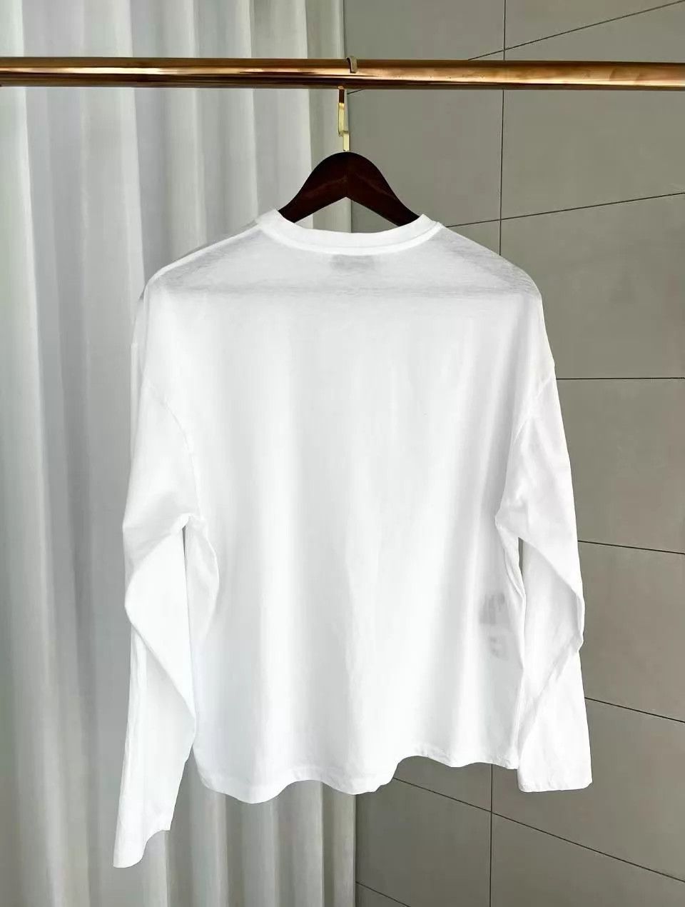 Miu Miu MIU MIU White Logo Oversized Tee XS Size XS / US 0-2 / IT 36-38 - 2 Thumbnail