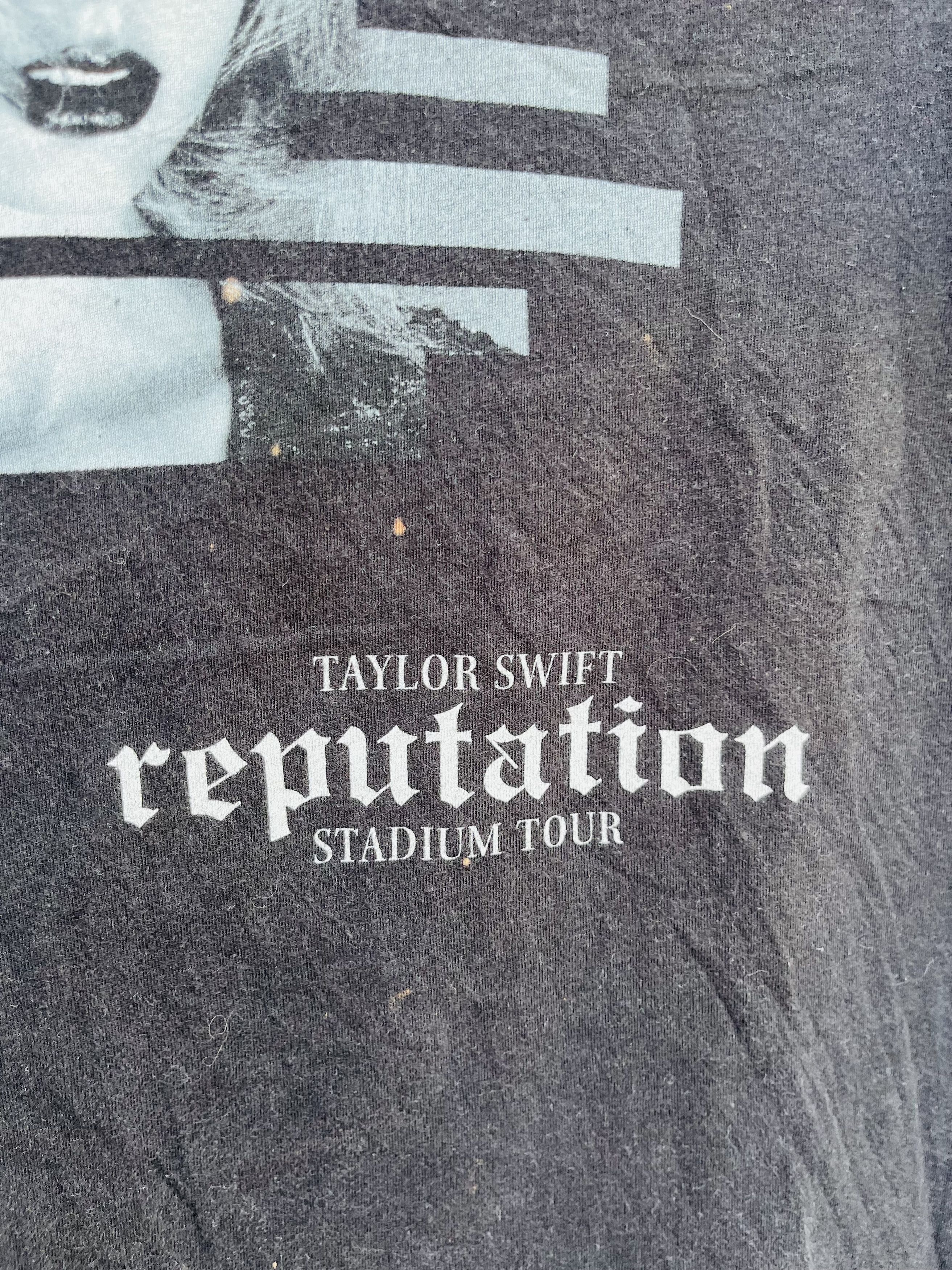 Band Tees Vintage Tailor Swift Reputation Stadium Tour Shirt Size US M / EU 48-50 / 2 - 6 Thumbnail