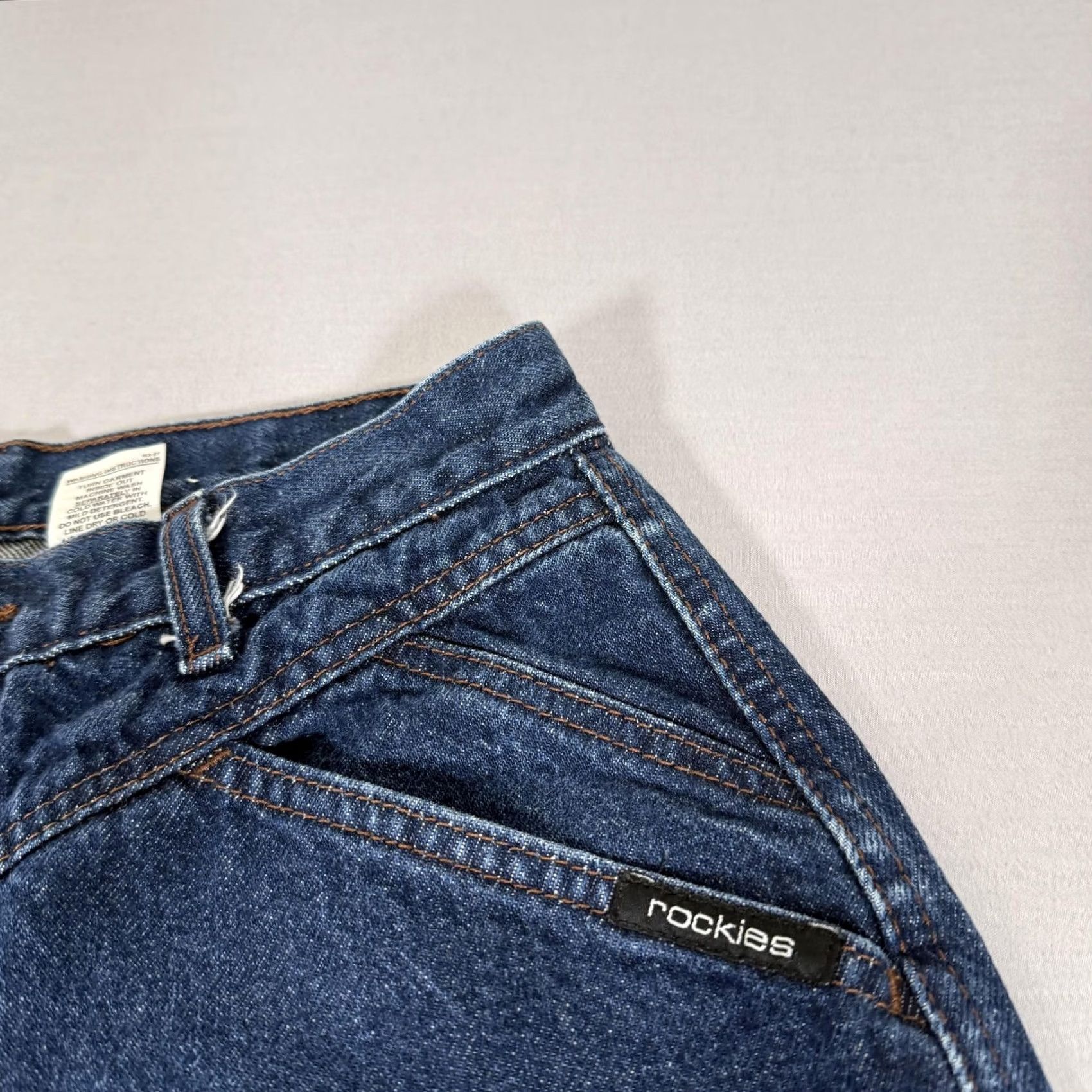 Vintage VINTAGE Rocky Mountain Jeans Womens 13 Blue Bare Back Slim Fit Denim Pants 90s Size 34" / US 12 / IT 48 - 3 Thumbnail