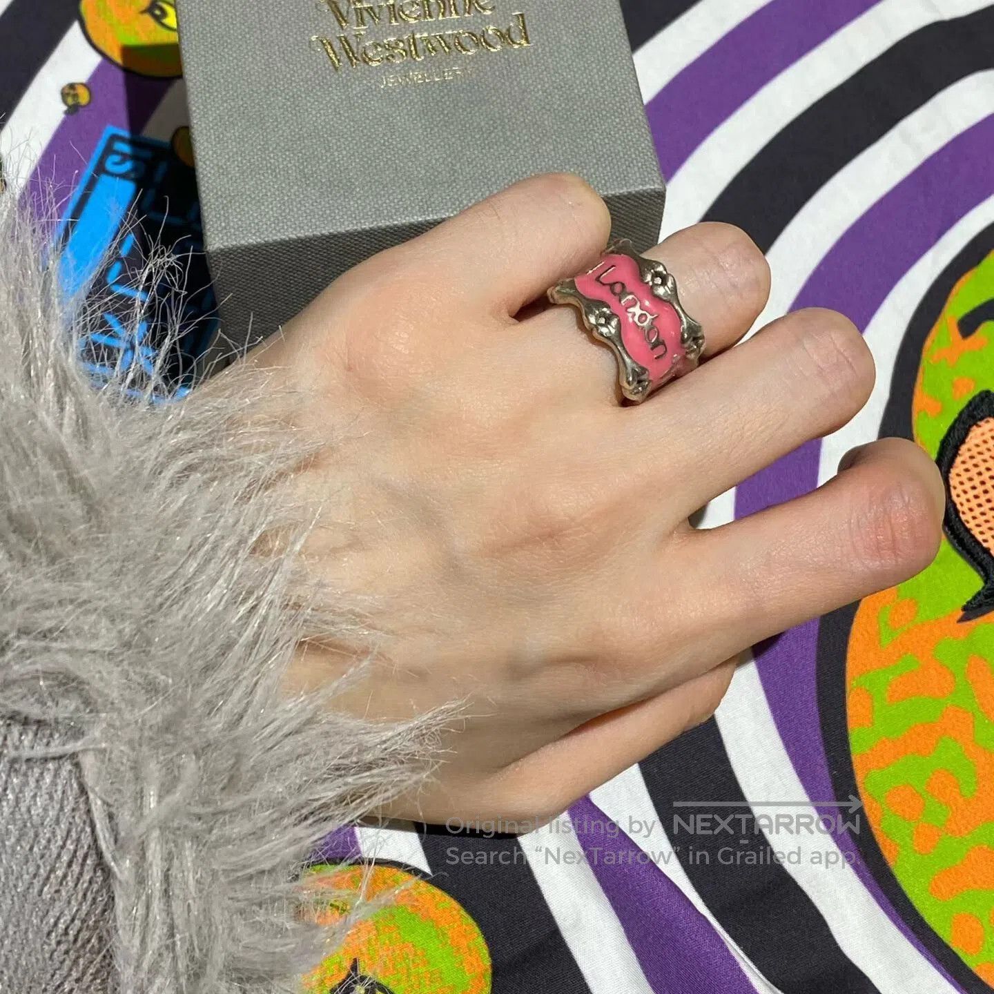 Vivienne Westwood Vivienne Westwood Pink Bone Ring. Size ONE SIZE - 2 Thumbnail