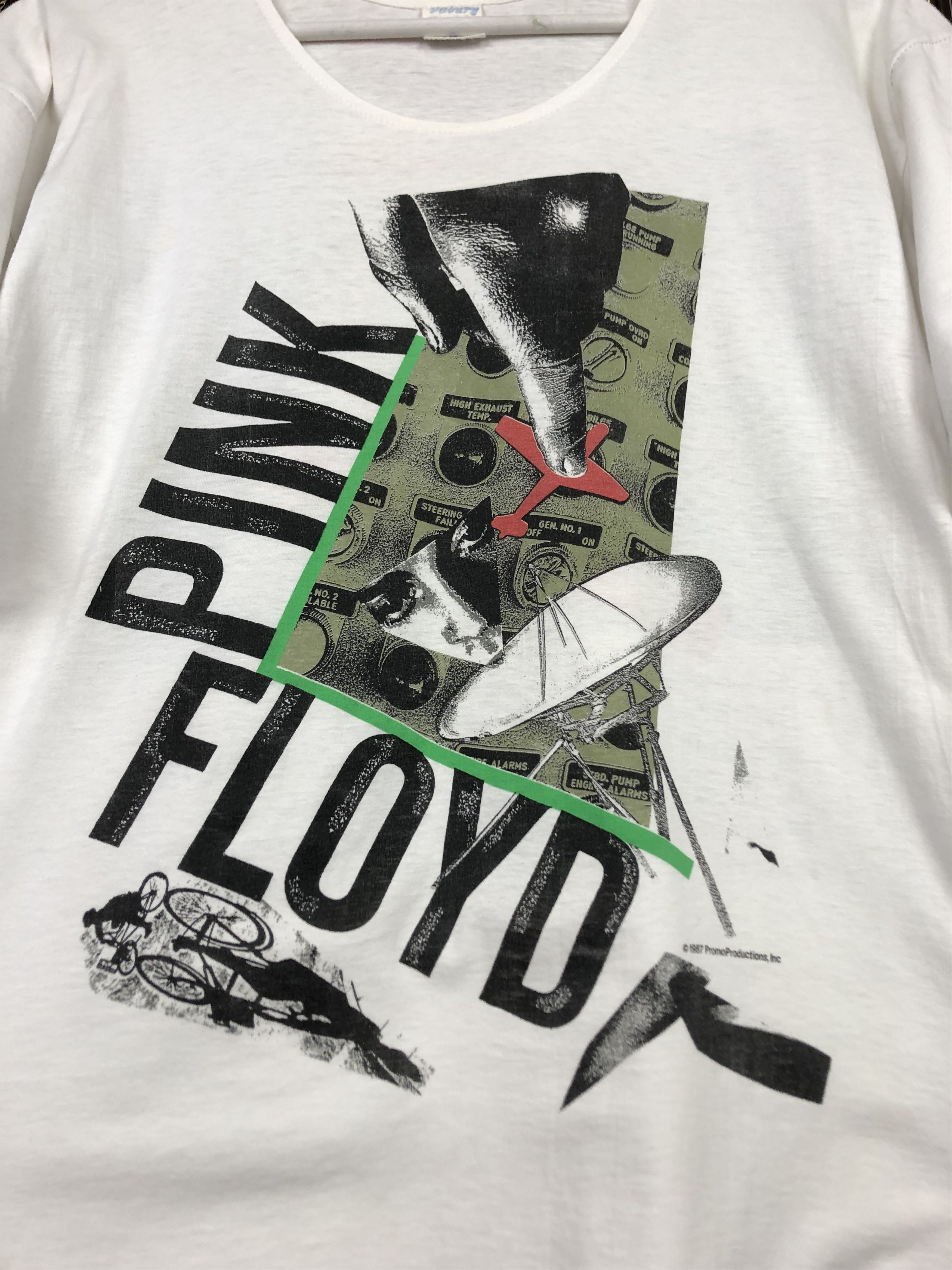 Band Tees Vintage Pink Floyd Shirt Momentary Lapse Band Tee Over Prin Size US M / EU 48-50 / 2 - 3 Thumbnail