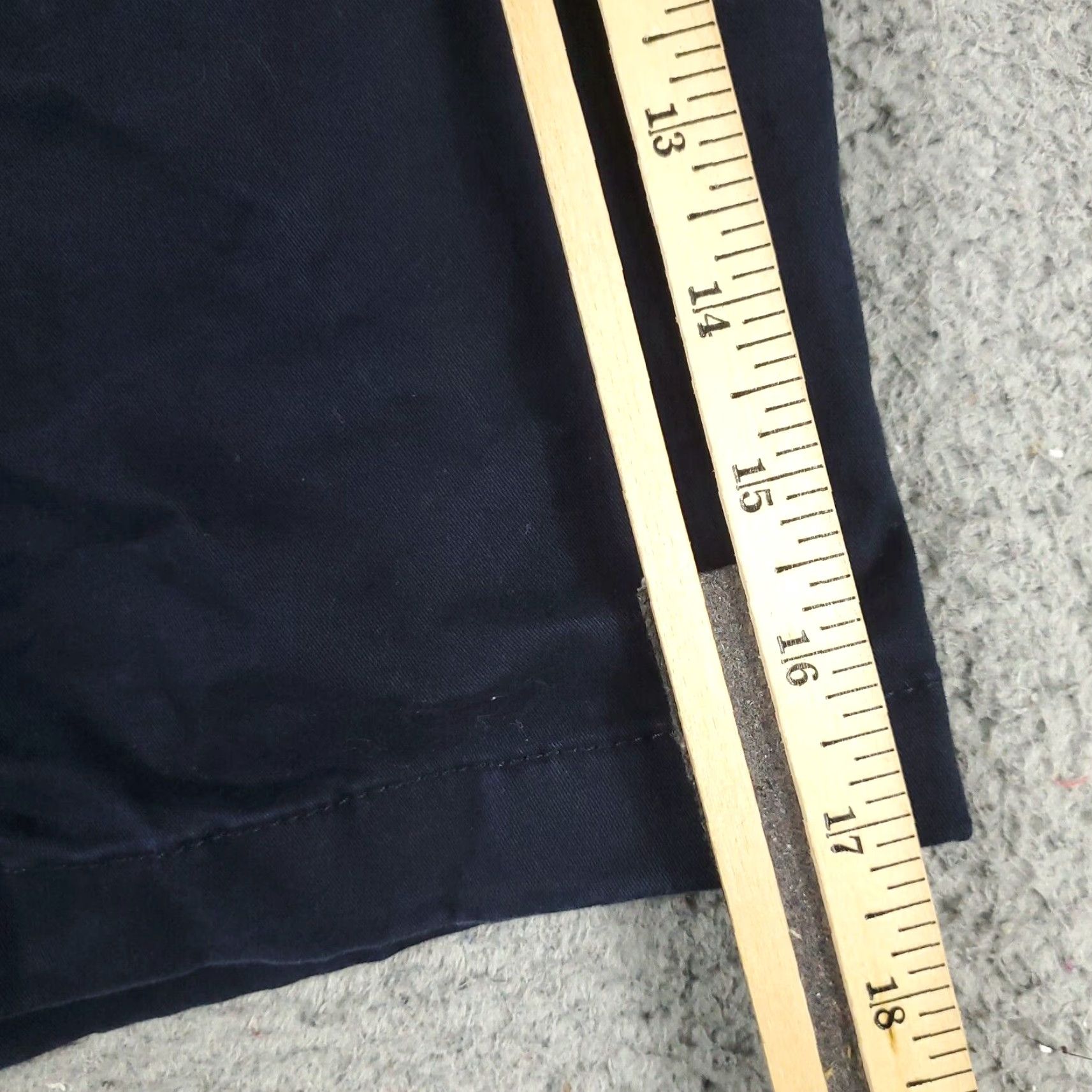 Tommy Hilfiger VINTAGE Tommy Hilfiger Shorts Womens Size 2XL Classic Chino Flat Front Blue Casual Size 35" - 5 Thumbnail