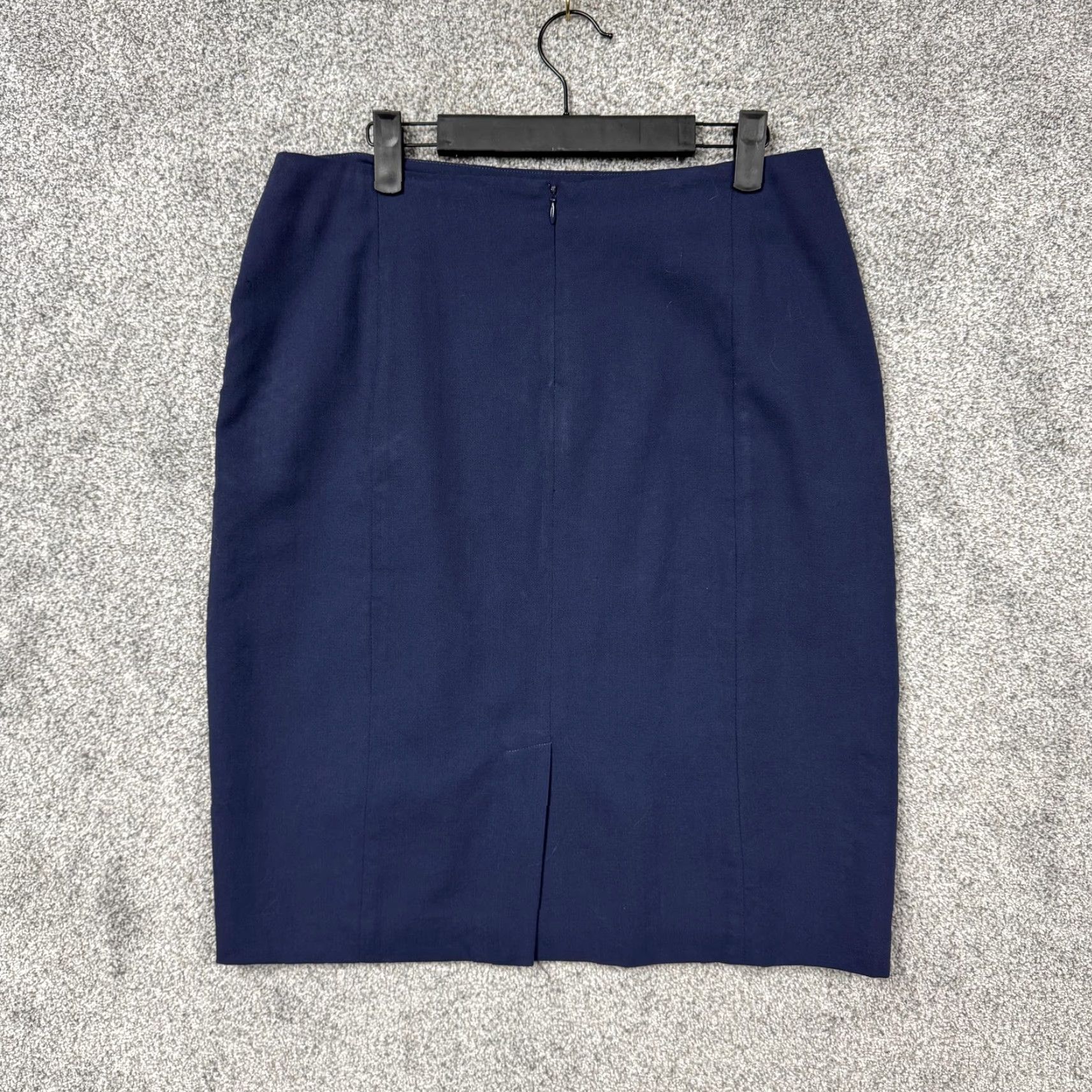 Vintage VINTAGE Russ Skirt 14 Wool Blend Lined Pencil Career Office Classic Workwear Women Waist 33in Knee Length Navy Blue Womens Size 36" / US 14 / IT 50 - 7 Thumbnail