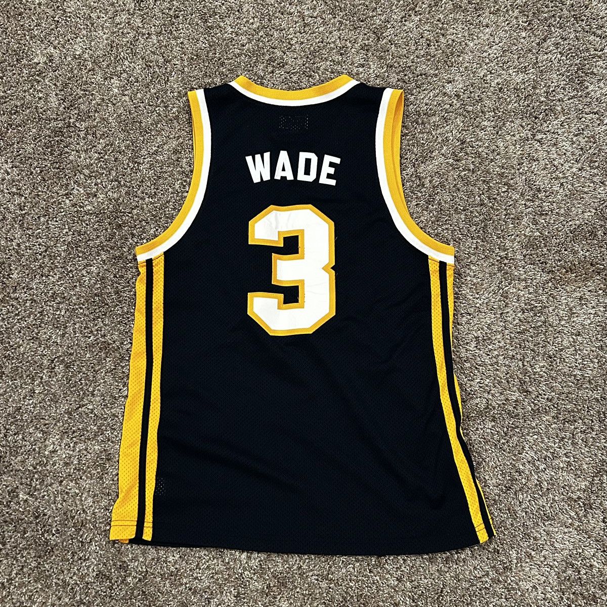 Other Retro Brand Vintage Dwyane Wade Marquette Basketball Jersey Size US M / EU 48-50 / 2 - 2 Thumbnail