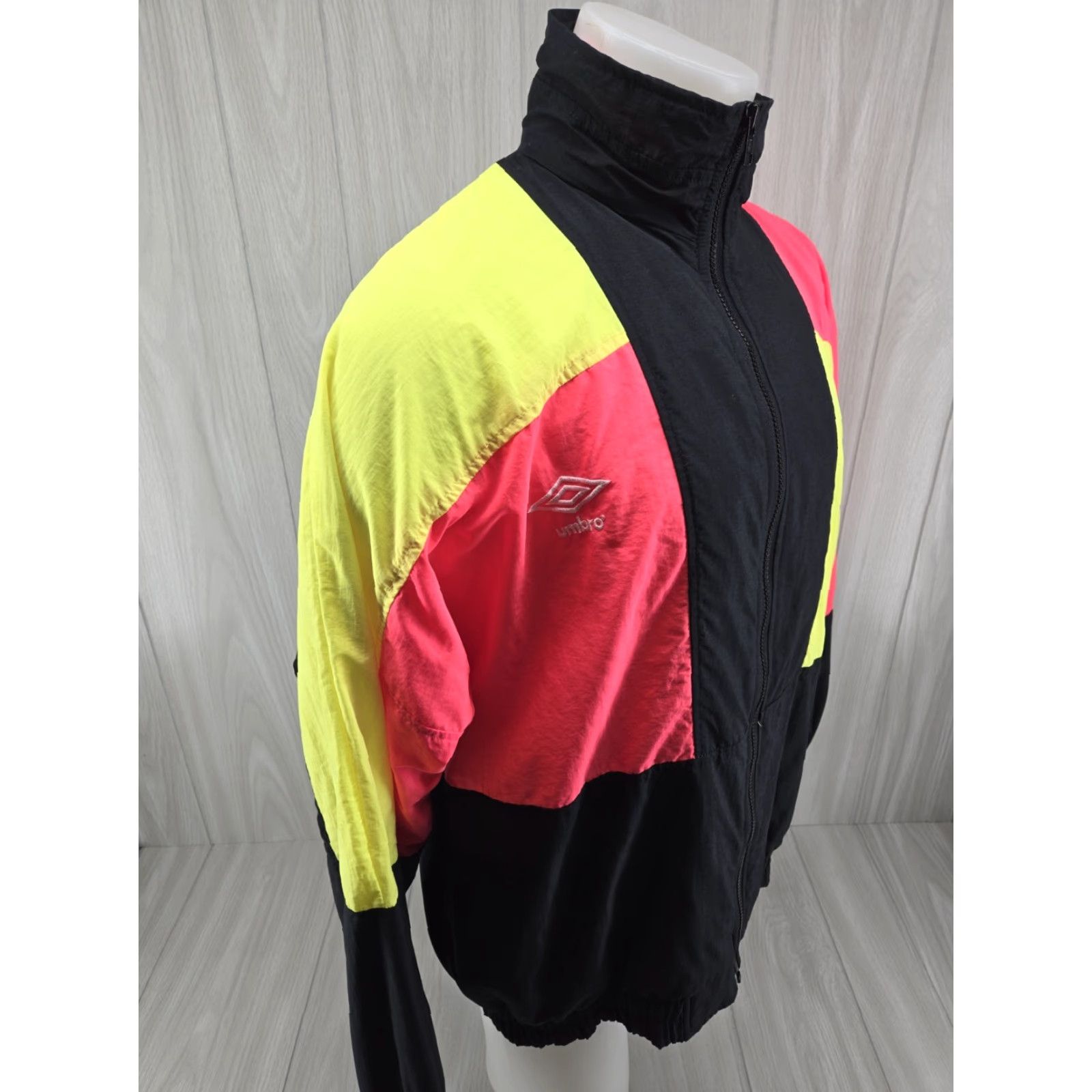Umbro VINTAGE Umbro Windbreaker Jacket MENS XL 80s 90s Neon Surf Soccer Nylon Black Vintage: Yes Size US XL / EU 56 / 4 - 5 Thumbnail
