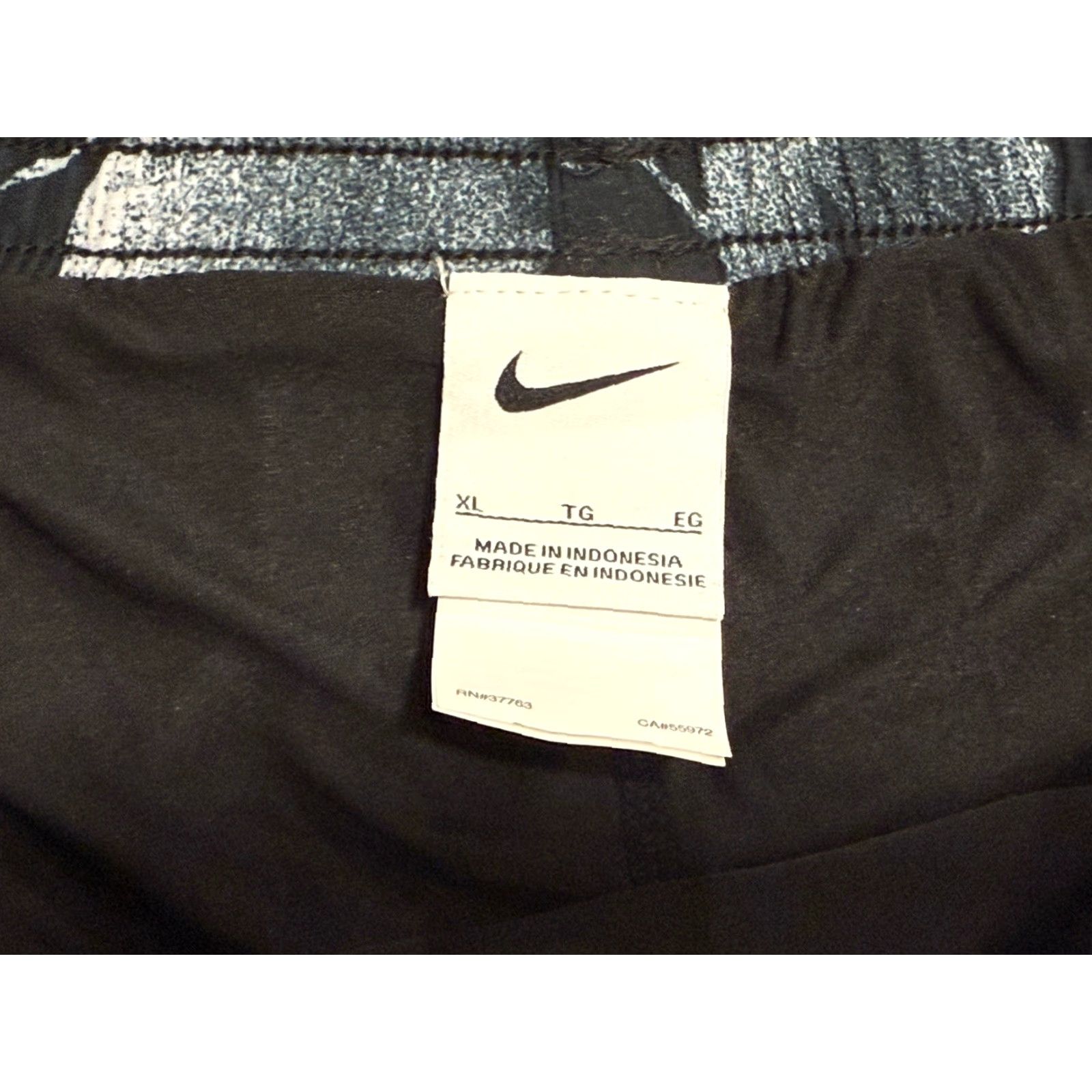 Nike Nike Swim Breaker Men's 7" Floral Boxer Volley Shorts XL Sz 7" Flowered Multicolor Polyester Elastane Machine Washable Nike Brand Vanguard? Size US 36 / EU 52 - 3 Thumbnail