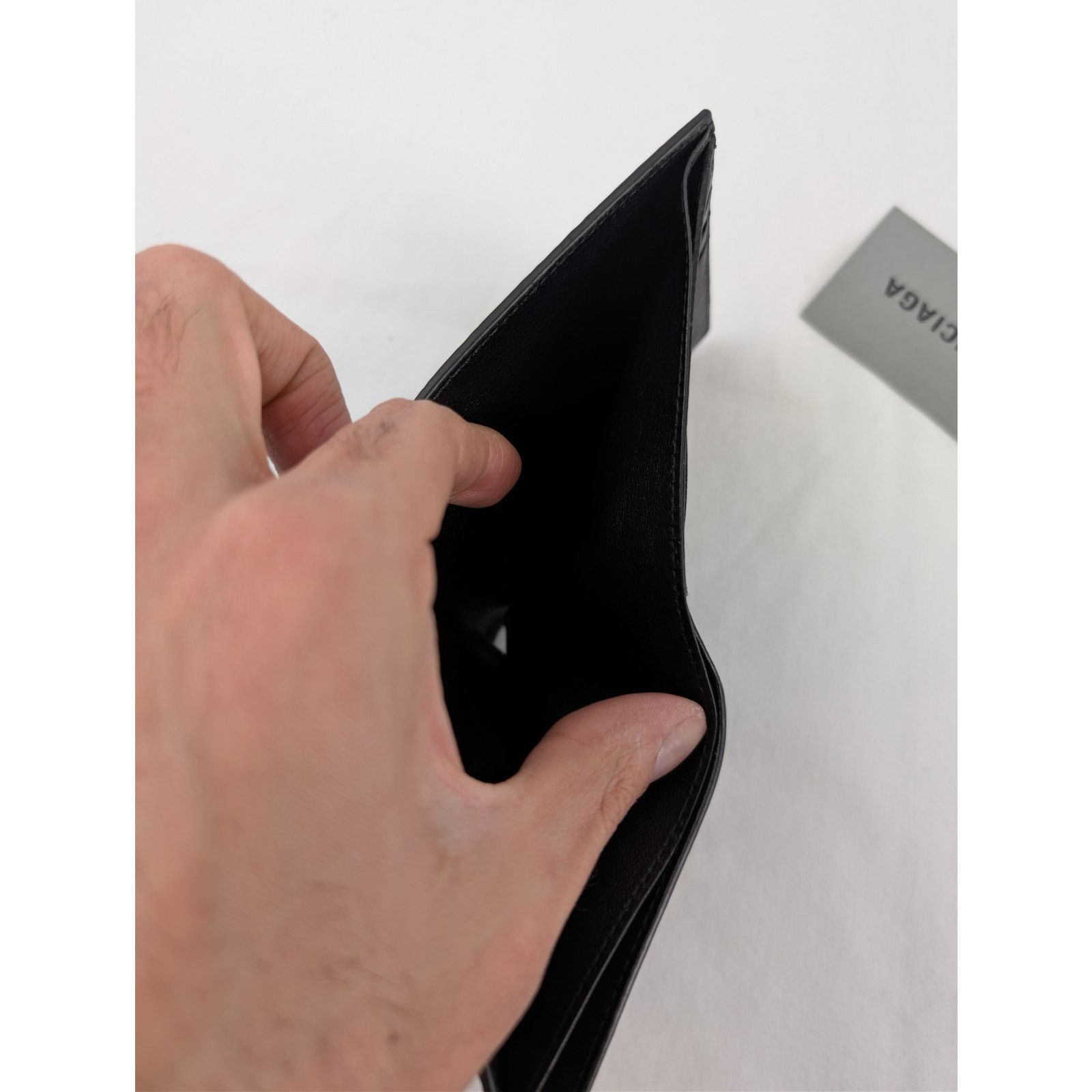 Balenciaga o1rshd1 Size: OS / Men's Cash Squared Folded Wallet in Black Size ONE SIZE - 10 Thumbnail