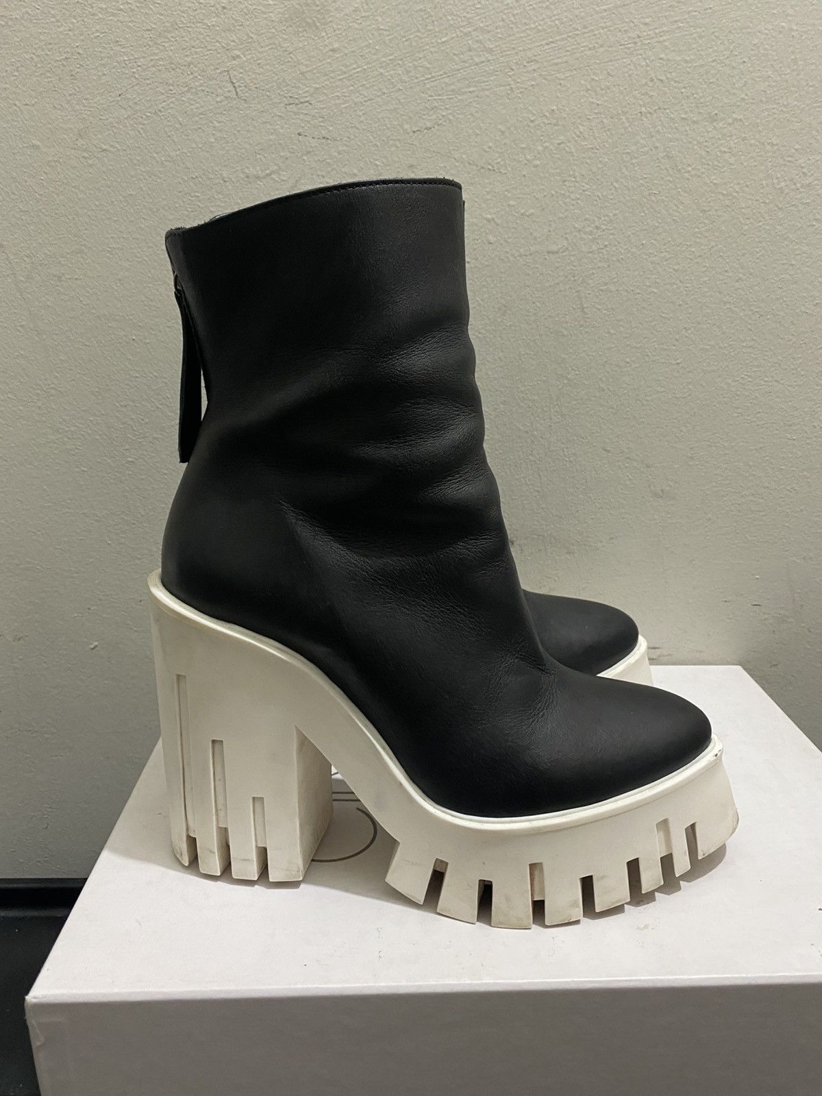 Cinzia Araia CINZIA ARAIA LEATHER BOOTS Size US 7 / IT 37 - 2 Thumbnail