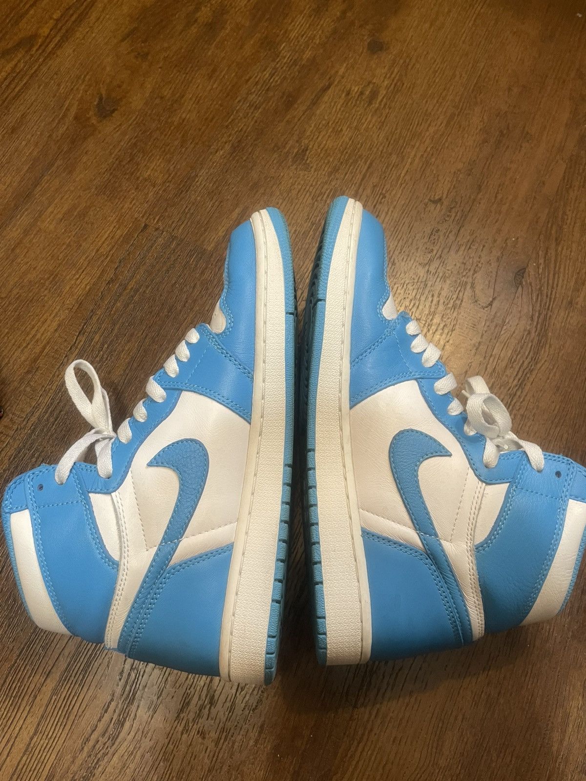 Jordan Brand Air Jordan 1 UNC 2015 Size US 9 / EU 42 - 6 Thumbnail