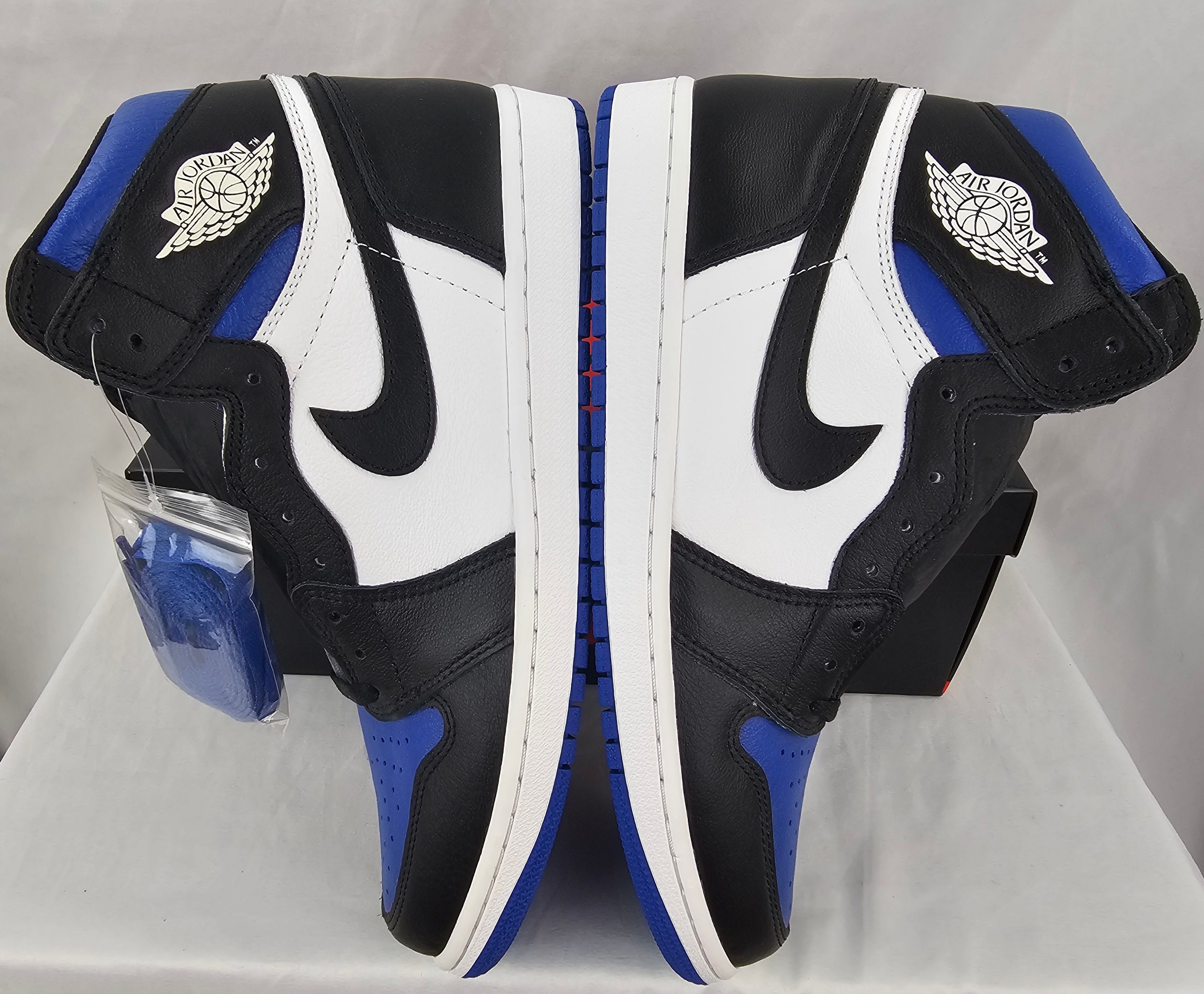 Jordan Brand Nike Air Jordan 1 Retro High OG "Royal Toe" 2020 Men's NEW Size US 11 / EU 44 - 7 Thumbnail