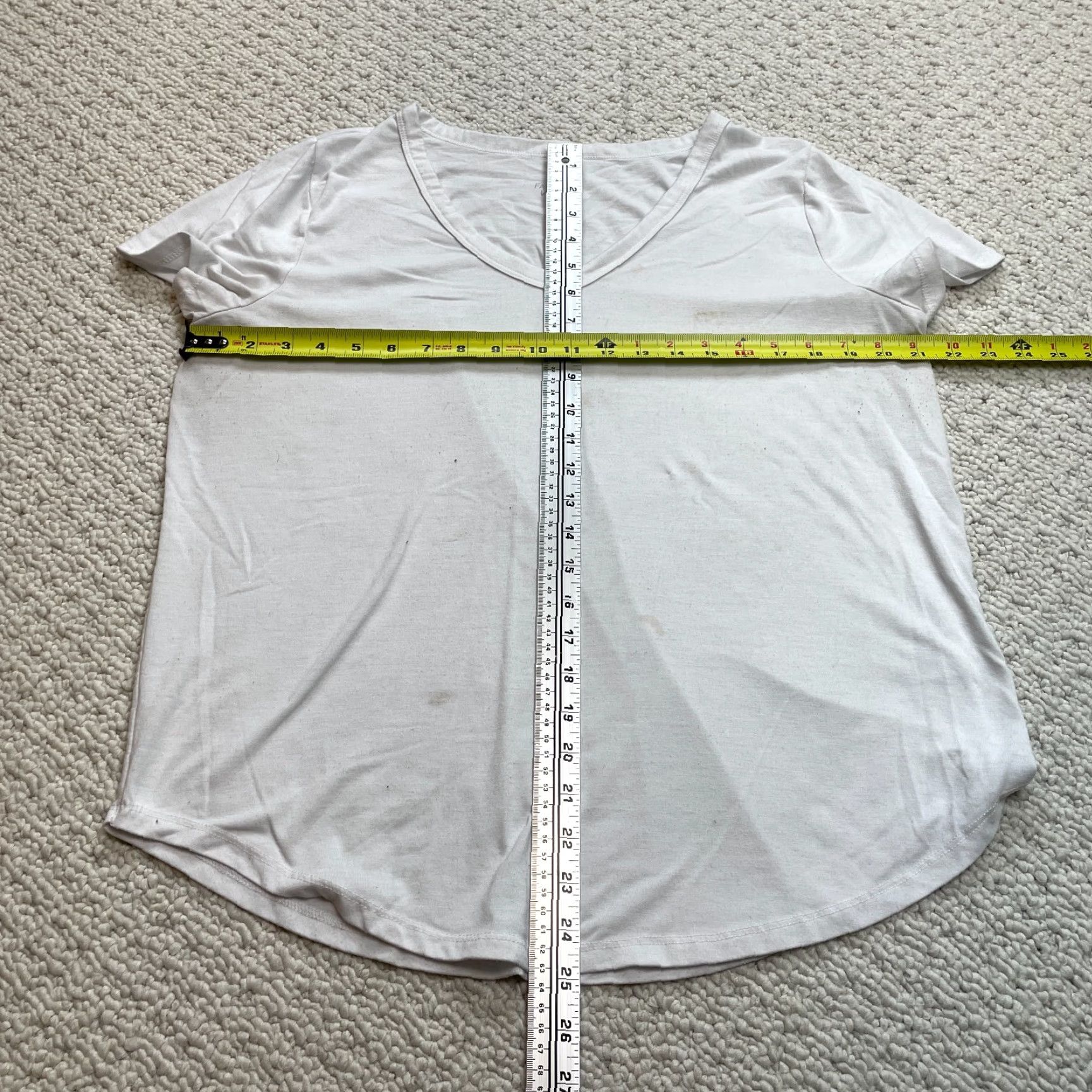 Vintage **Womens White XL SO Basic T-Shirt V-Neck Pullover** User: Womens White XL SO Basic T-Shirt V-Neck Pullover Size XL / US 12-14 / IT 48-50 - 3 Thumbnail