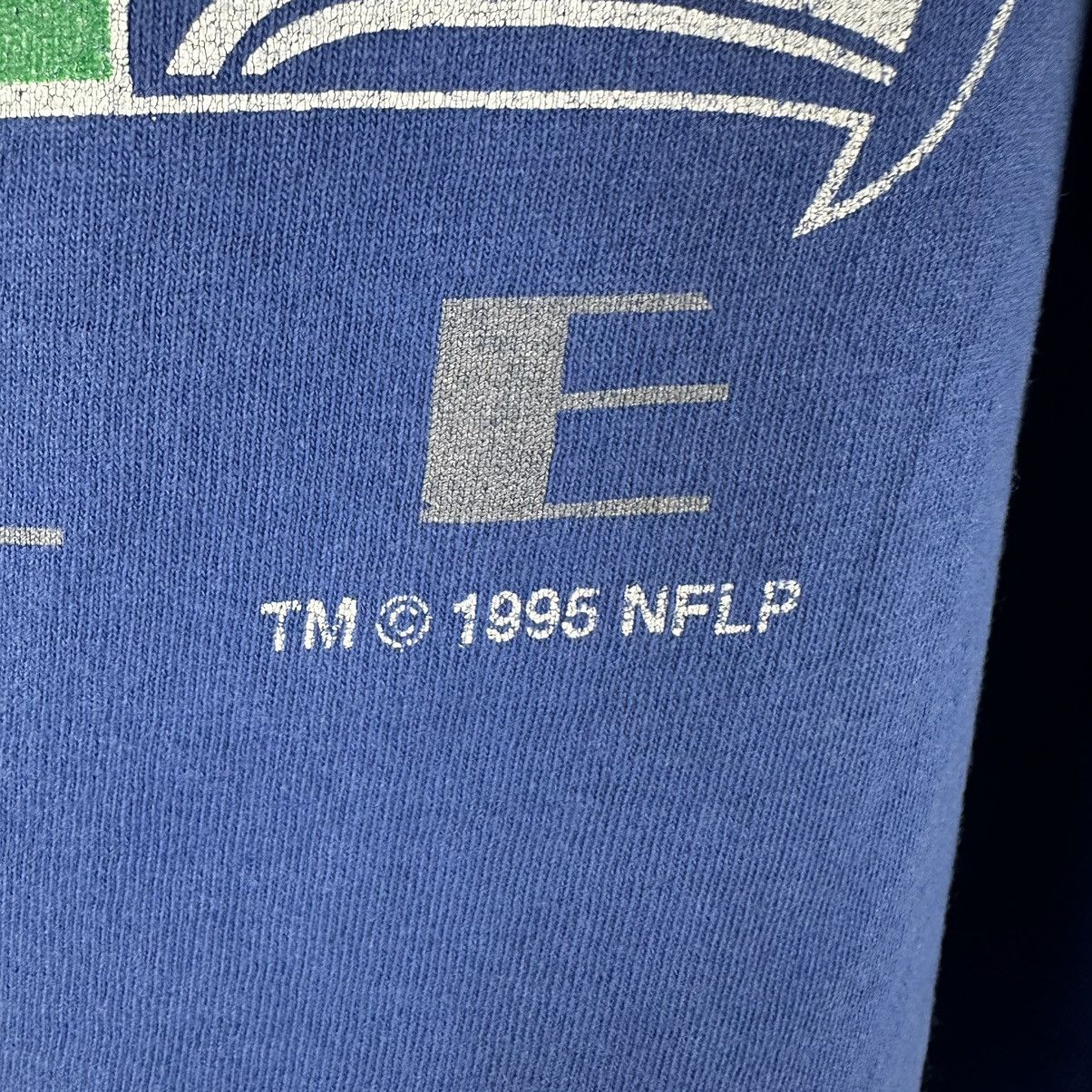 Logo 7 × NFL × Vintage Vintage 90s Seattle Seahawks Football Graphic NFL XL T-shirt Size US XL / EU 56 / 4 - 4 Thumbnail