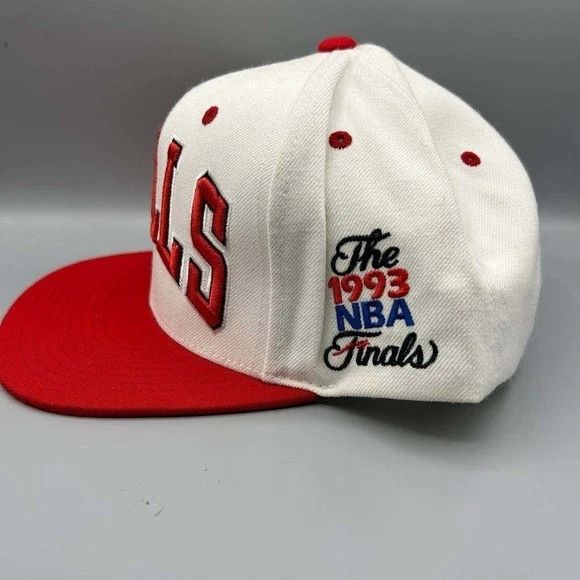 Mitchell & Ness Chicago Bulls Hat Men White Red The NBA Finals Snap Back Cap Size ONE SIZE - 7 Thumbnail