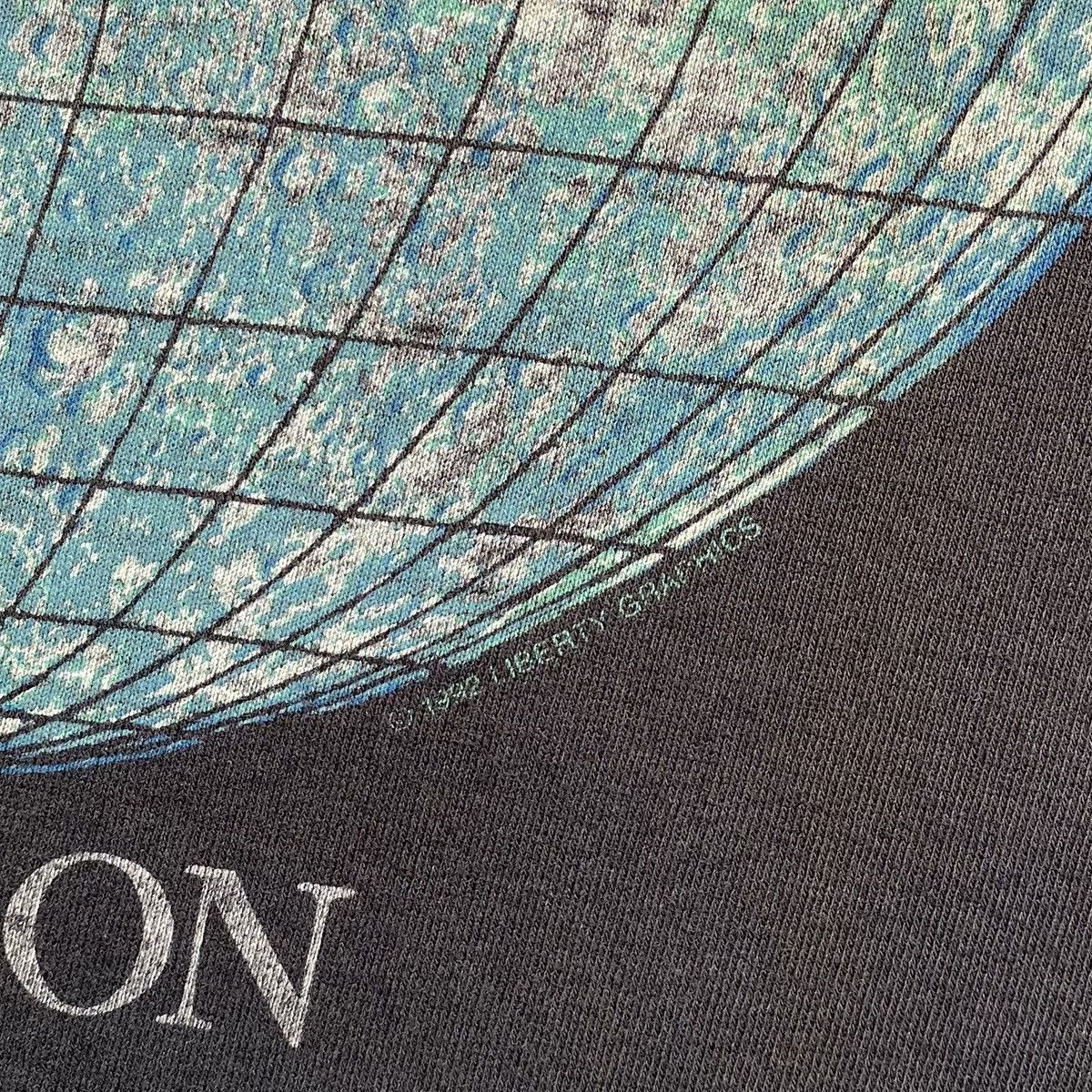 Vintage Vintage 90s The Dark Side Of The Moon Shirt Liberty Graphics Size US S / EU 44-46 / 1 - 11 Thumbnail