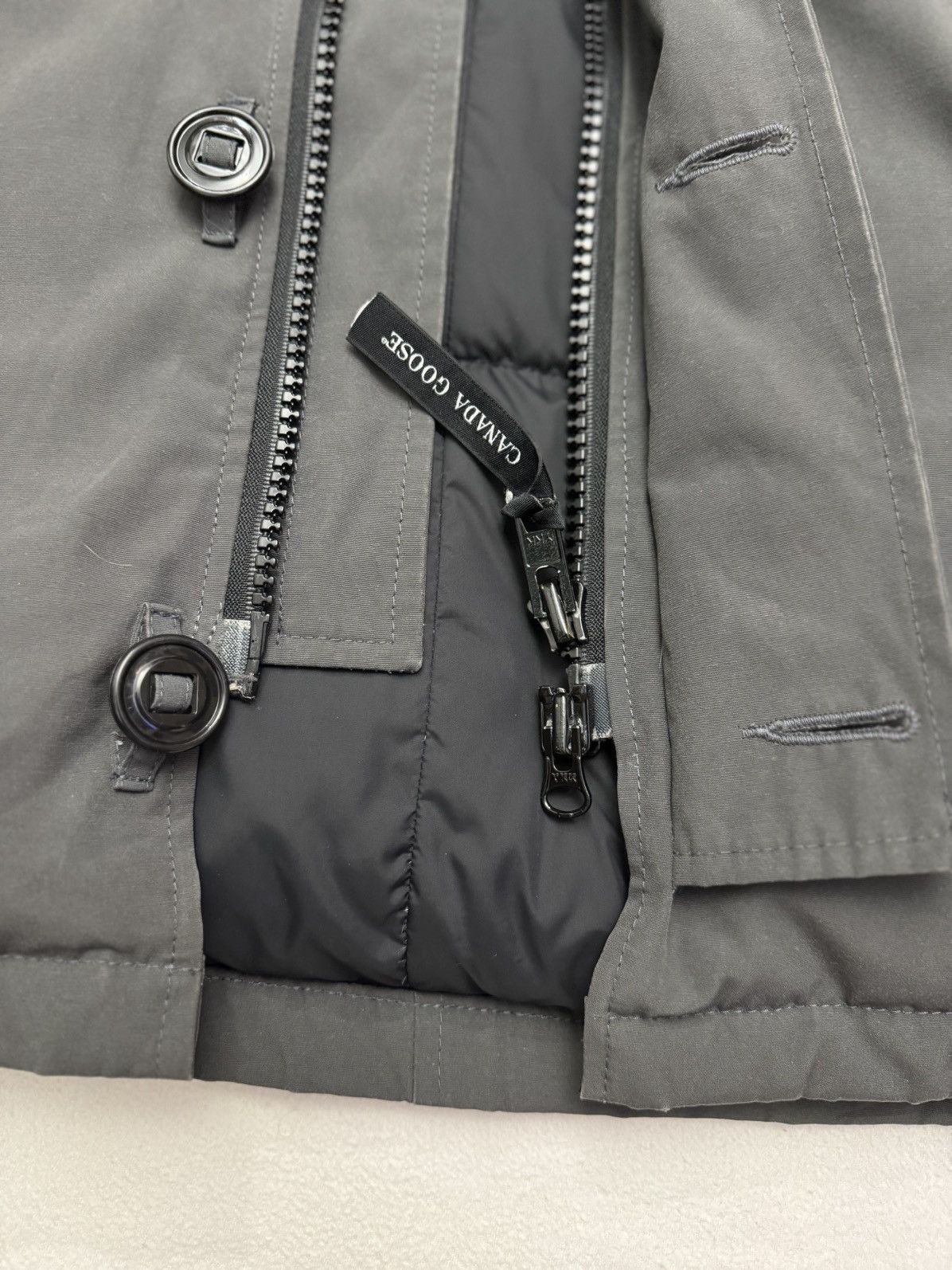 Canada Goose Chateau Parka Size US M / EU 48-50 / 2 - 15 Thumbnail