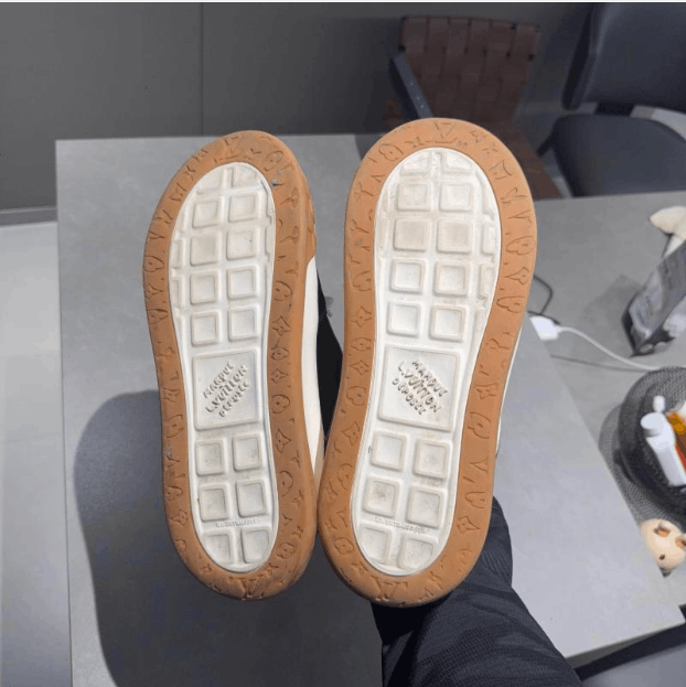 Louis Vuitton Louis Vuitton low-top shoes 42.5EU Size US 9.5 / EU 42-43 - 5 Thumbnail