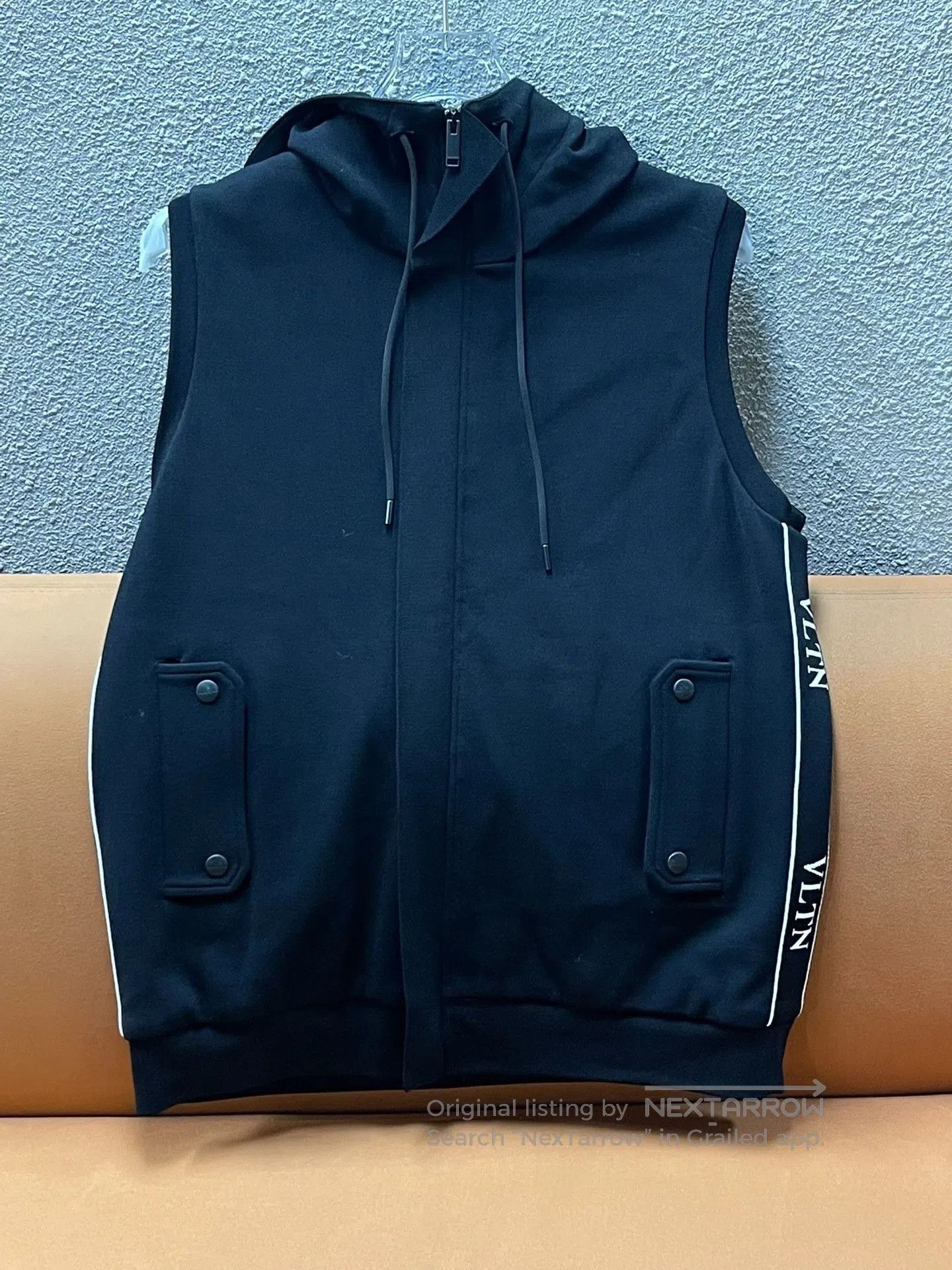 Valentino Valentino Black Hooded Down Vest. Size US M / EU 48-50 / 2 - 1 Thumbnail