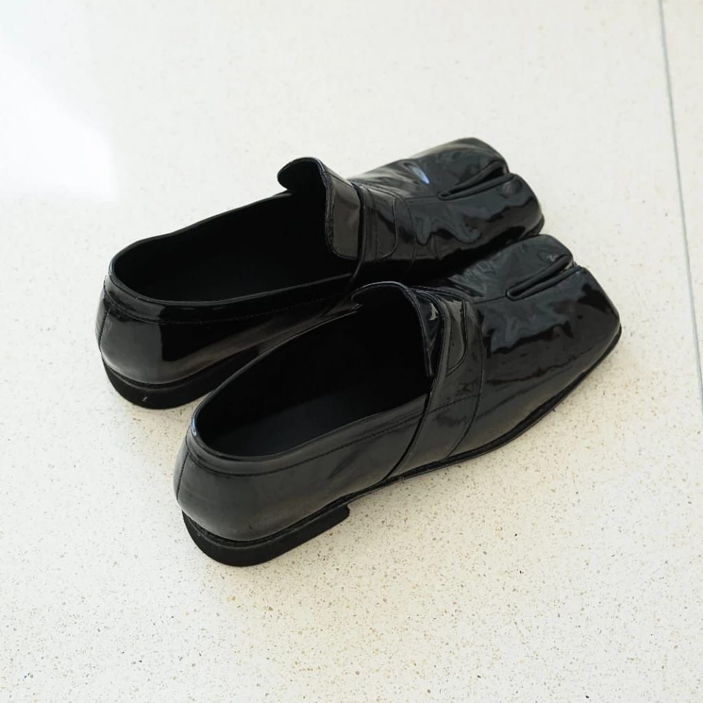 Designer Unisex Slip On Takumi Tabi Leather Size US 10 / EU 43 - 3 Thumbnail