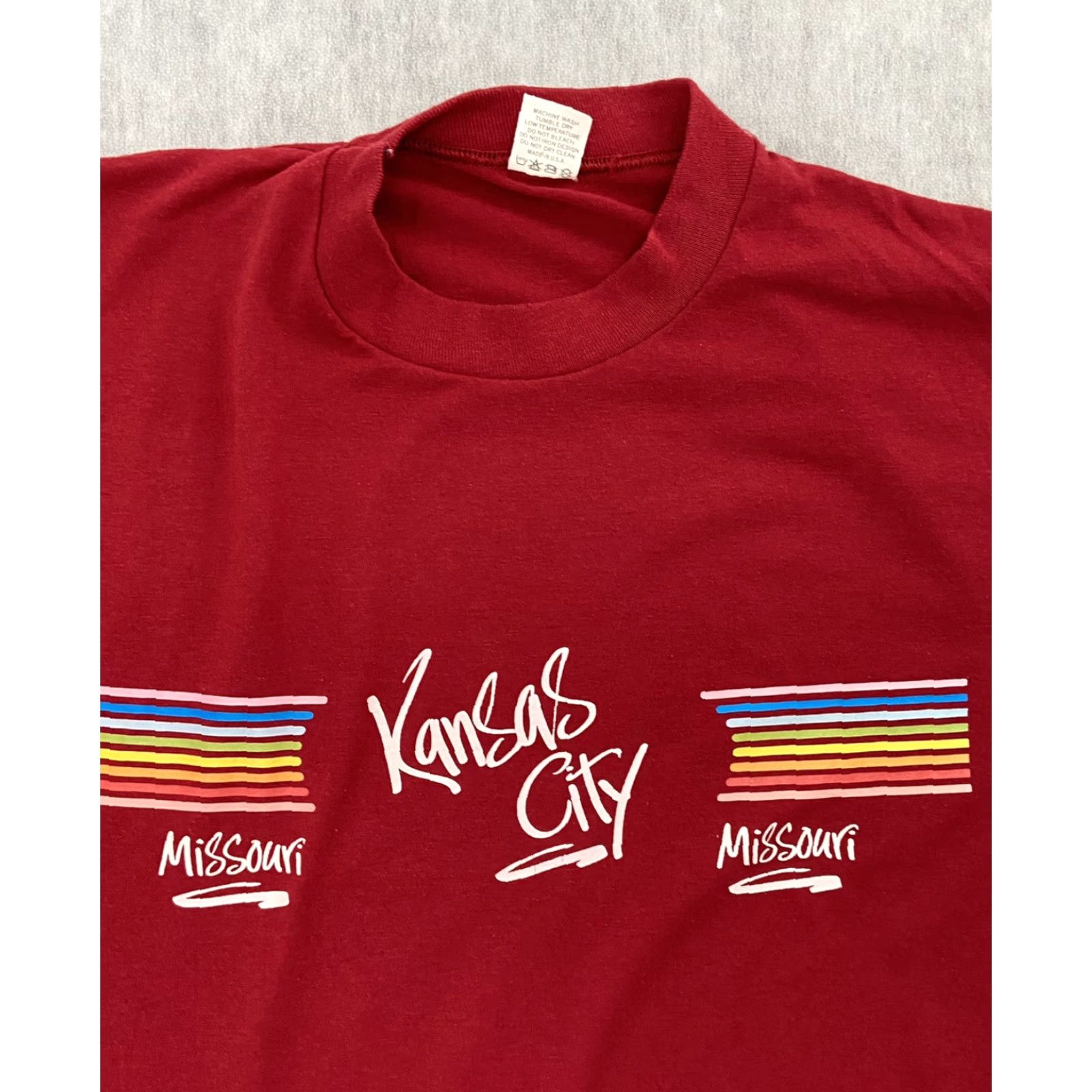 Velva Sheen VINTAGE Velva Sheen Kansas City Missouri Red Graphic T Shirt Adult Medium 80s Mens Slim Short Sleeve Crew Neck 100% Cotton USA Size US M / EU 48-50 / 2 - 3 Thumbnail