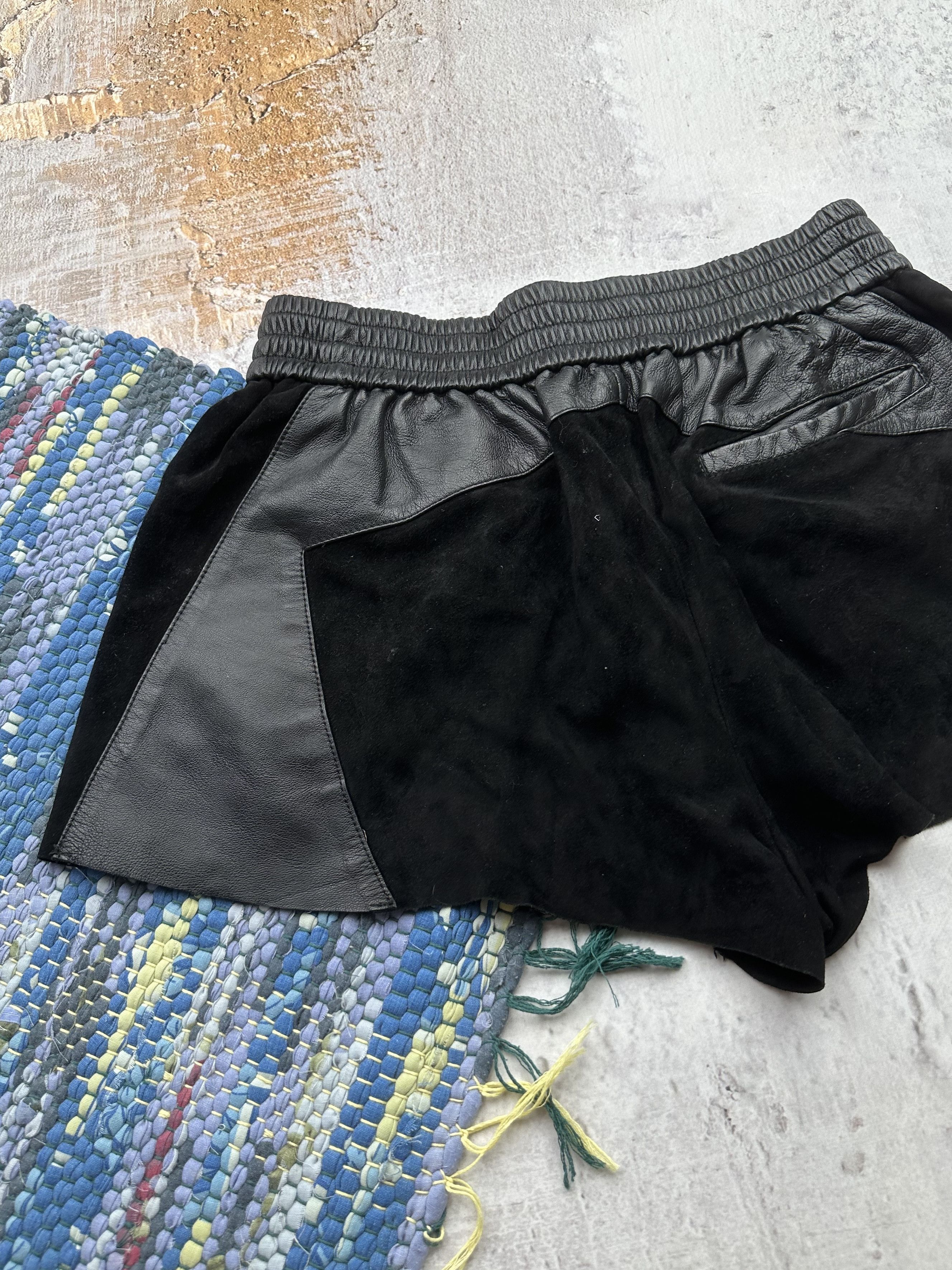 Genuine Leather Vintage Suede Leather Mini Shorts A520(188) Size 27" / US 4 / IT 40 - 5 Thumbnail