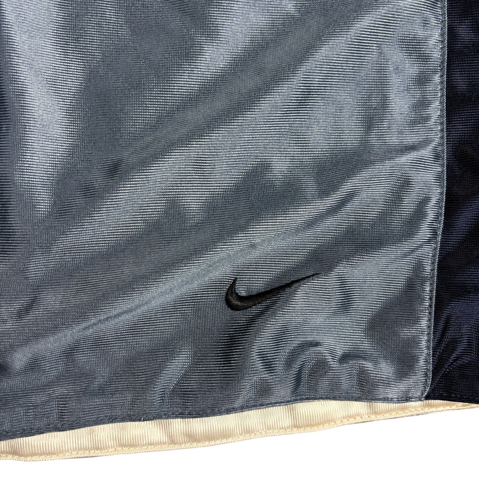 Nike vintage y2k 2000s gray tag Nike Hoops reversible shorts M Size US 34 / EU 50 - 6 Thumbnail