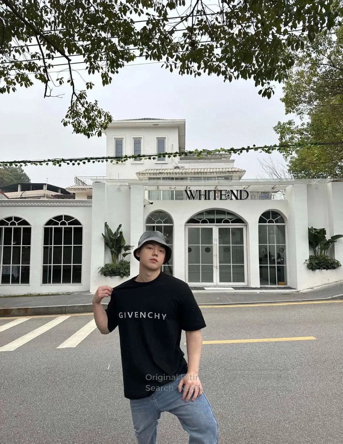Givenchy Givenchy FW22 Archetype Logo Men's T. Size US XL / EU 56 / 4 - 7 Thumbnail