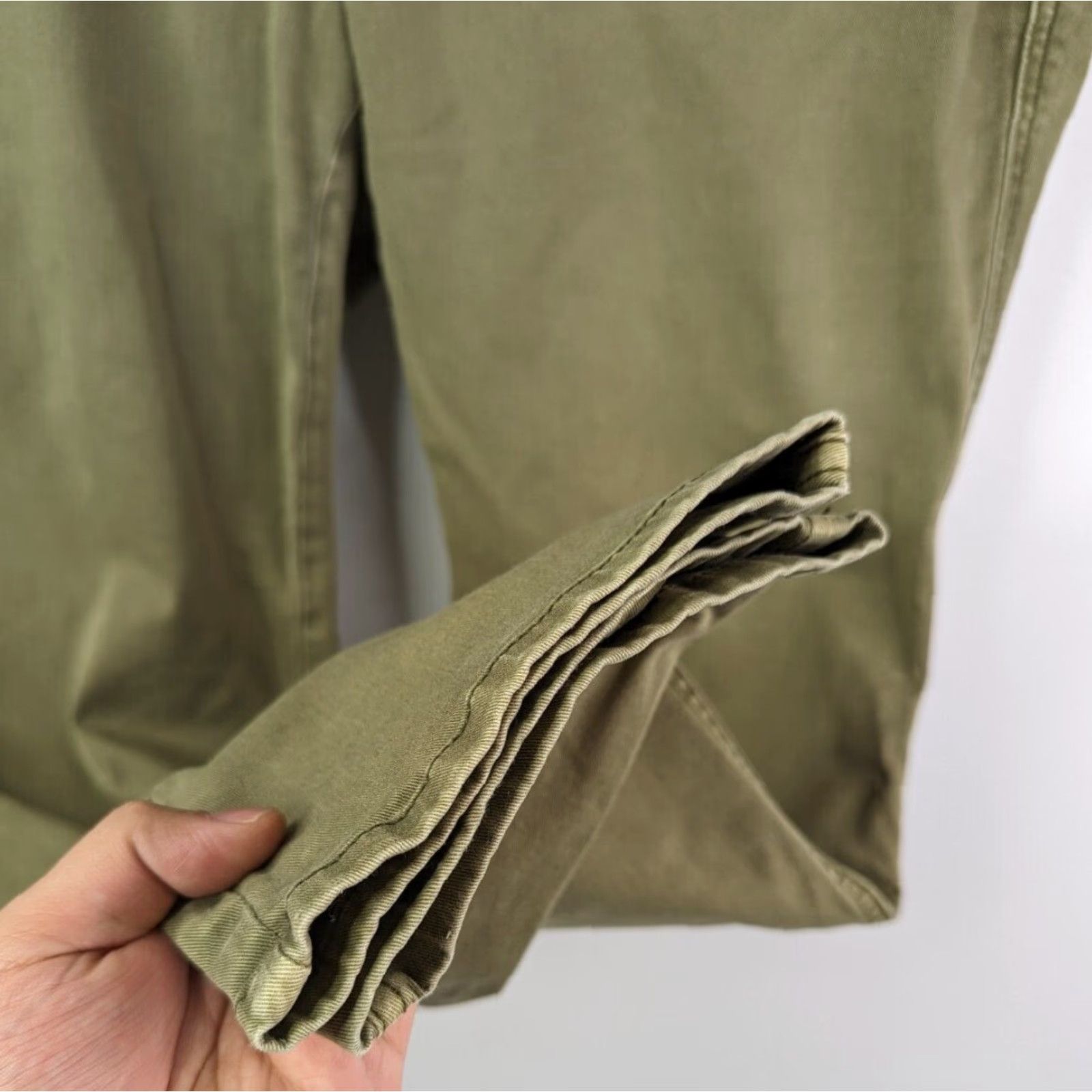 Torrid Torrid Pants Womens 16 Crop Twill Military Olive Green Stretch Cotton Pockets Size 38" / US 16 / IT 52 - 3 Thumbnail