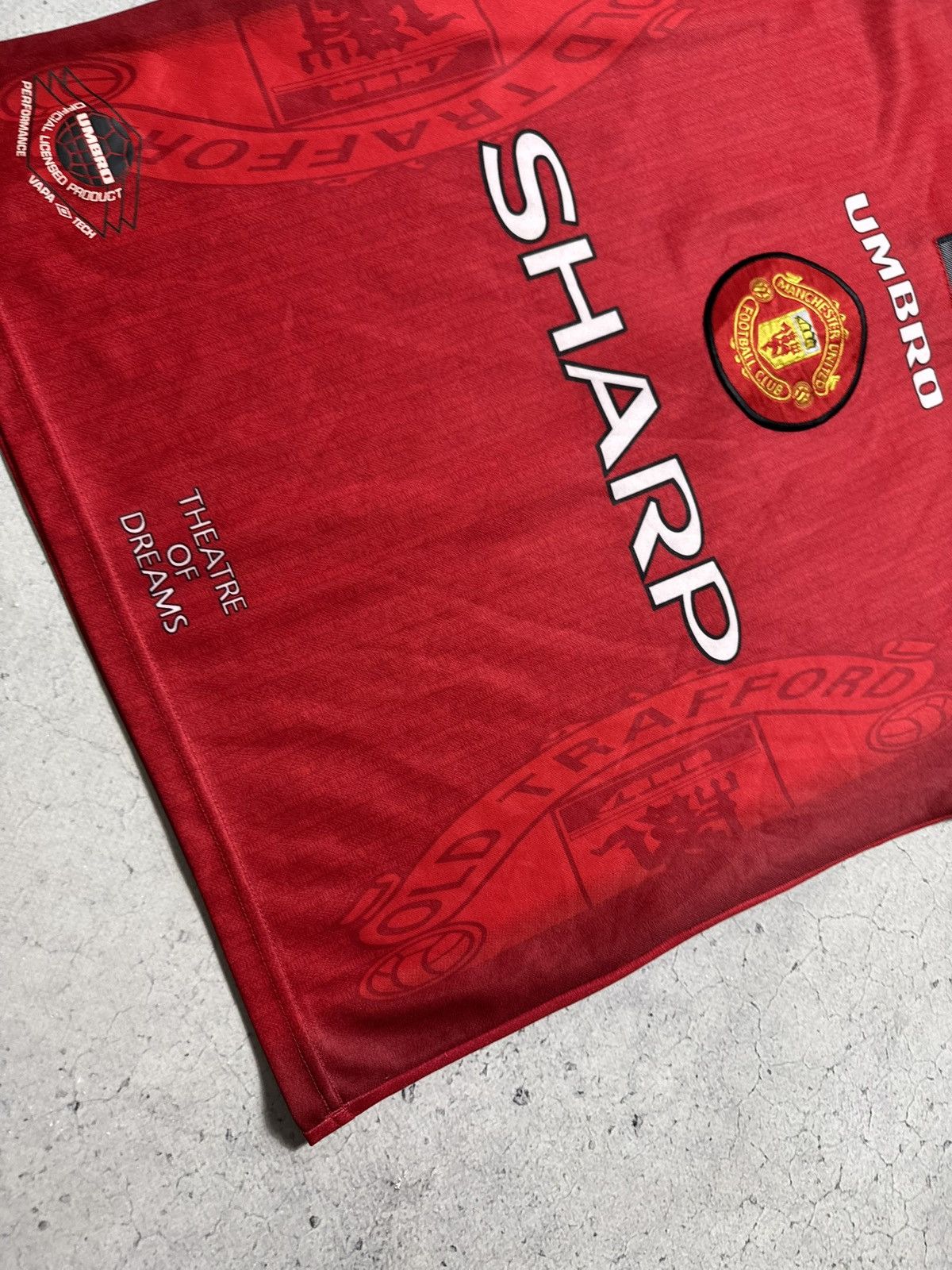 Umbro Umbro FC Manchester United 1996/1998 Vintage Soccer Jersey Size US S / EU 44-46 / 1 - 3 Thumbnail