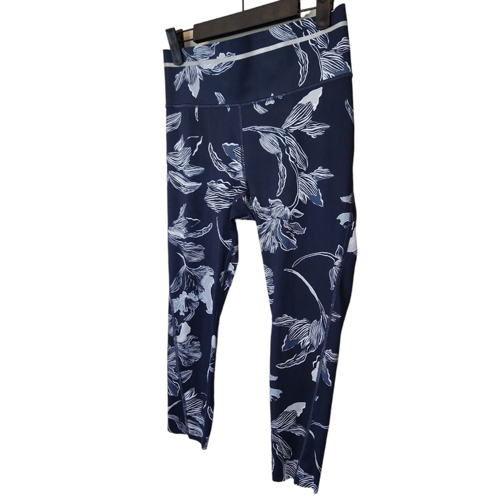 Athleta Athleta Floral Sonic Athletic Capri Navy Small Size 27" / US 4 / IT 40 - 8 Thumbnail